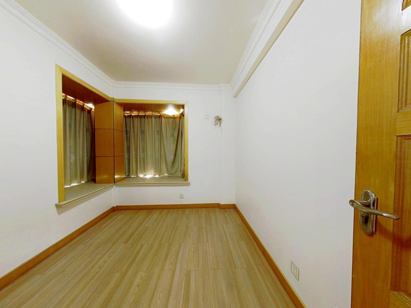 德诚嘉园 3室2厅1卫 110.62m&sup2;