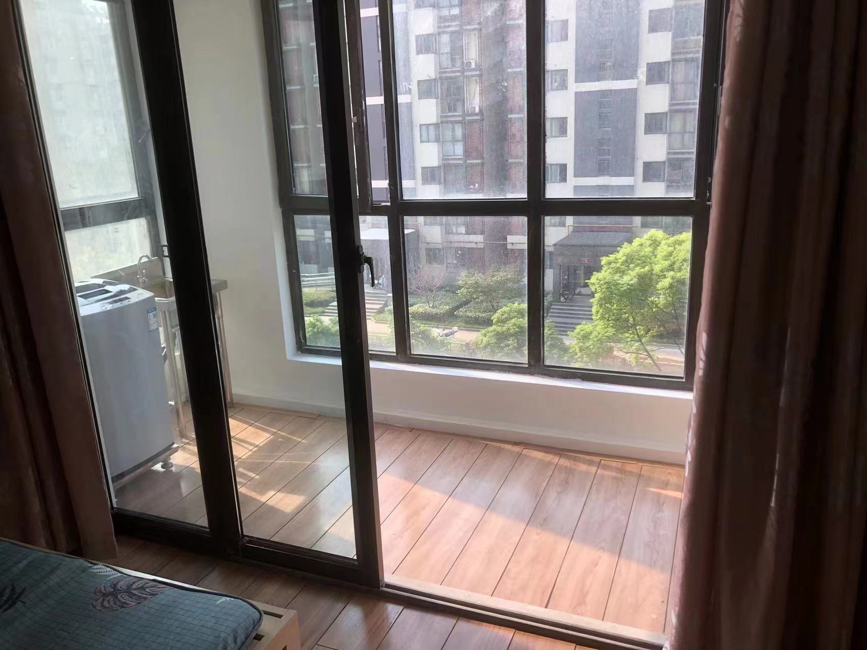 飞马国际 2室1厅1卫 71m&sup2;
