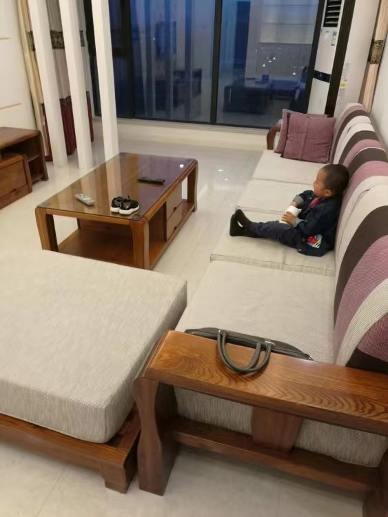 中港翡翠城 4室2厅2卫 140m²