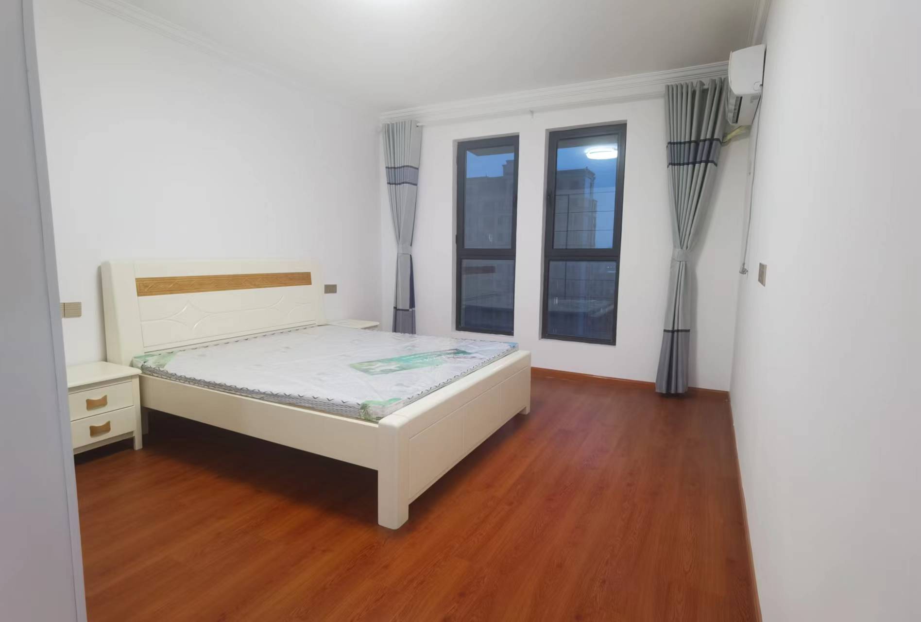 中港城世家 2室2厅1卫 175.80m&sup2;