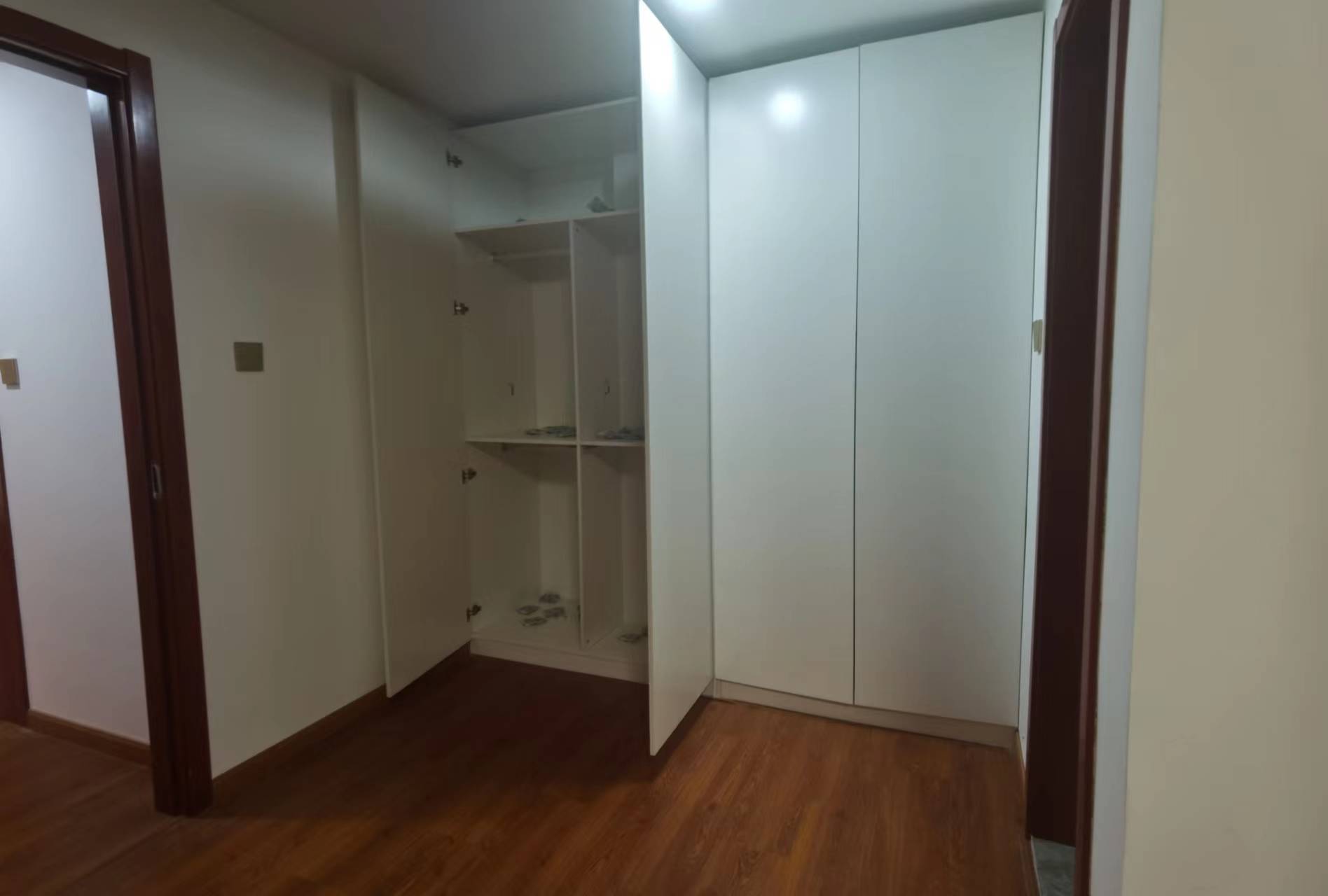 中港城世家 2室2厅1卫 175.80m&sup2;