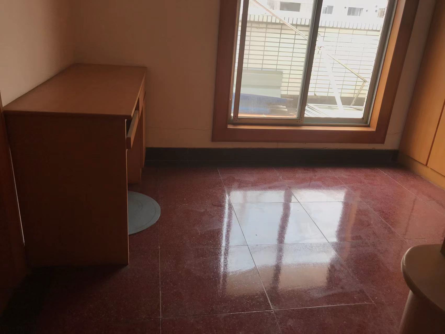 富贵北园 4室2厅2卫 84.95m&sup2;