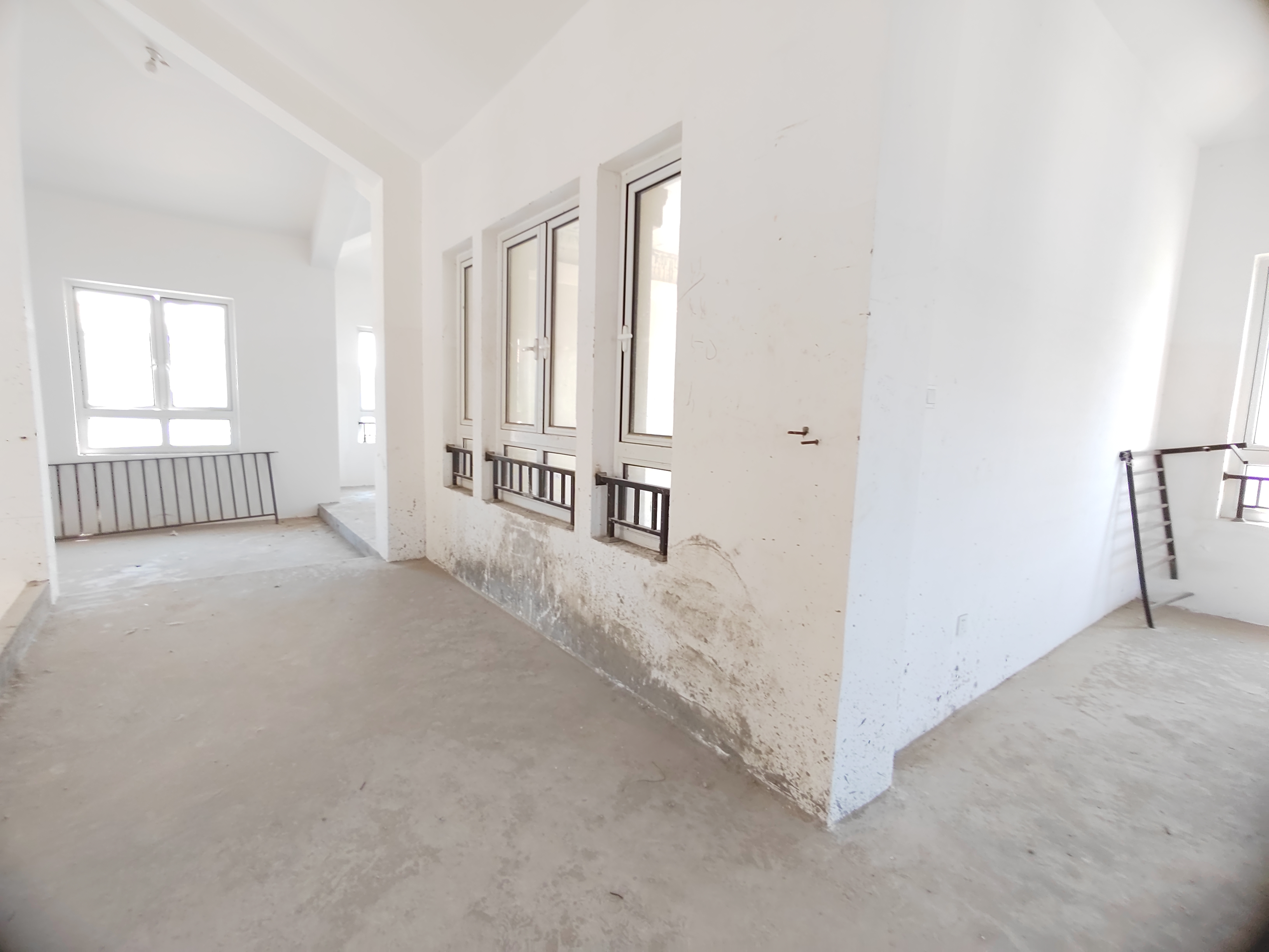 顺发御园 4室2厅3卫 370m&sup2;