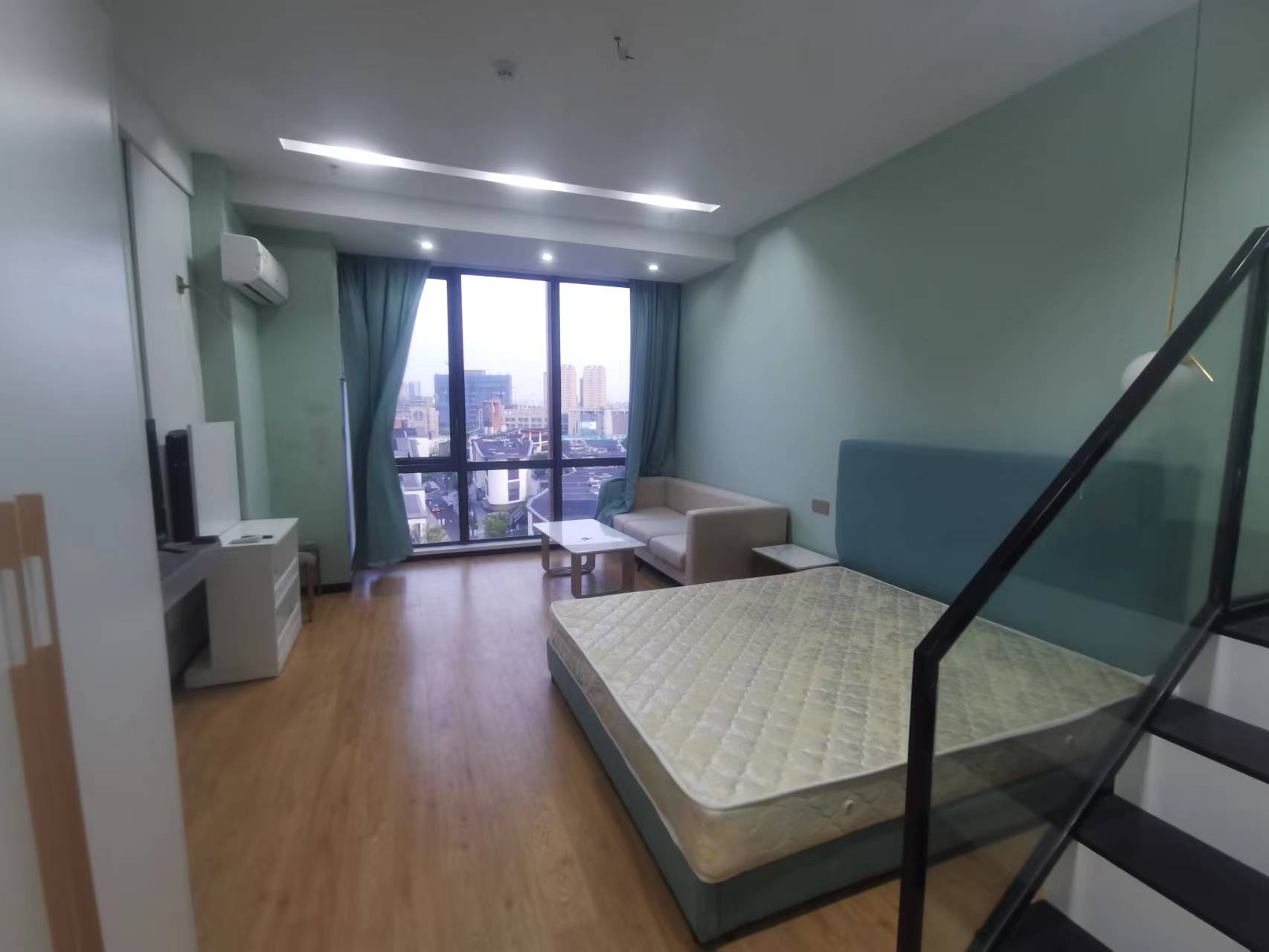 圆融堤调 1室1厅1卫 55m²