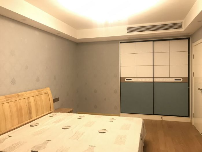 临江家园 3室2厅2卫 128m&sup2;