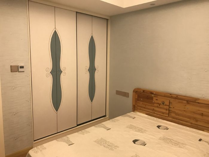 临江家园 3室2厅2卫 128m&sup2;