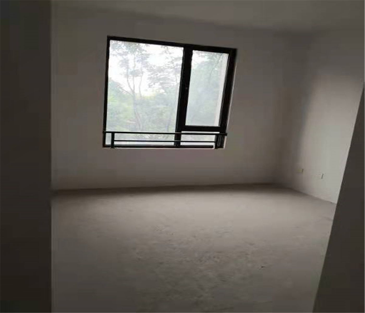 世伦佳苑 3室2厅1卫 130m&sup2;