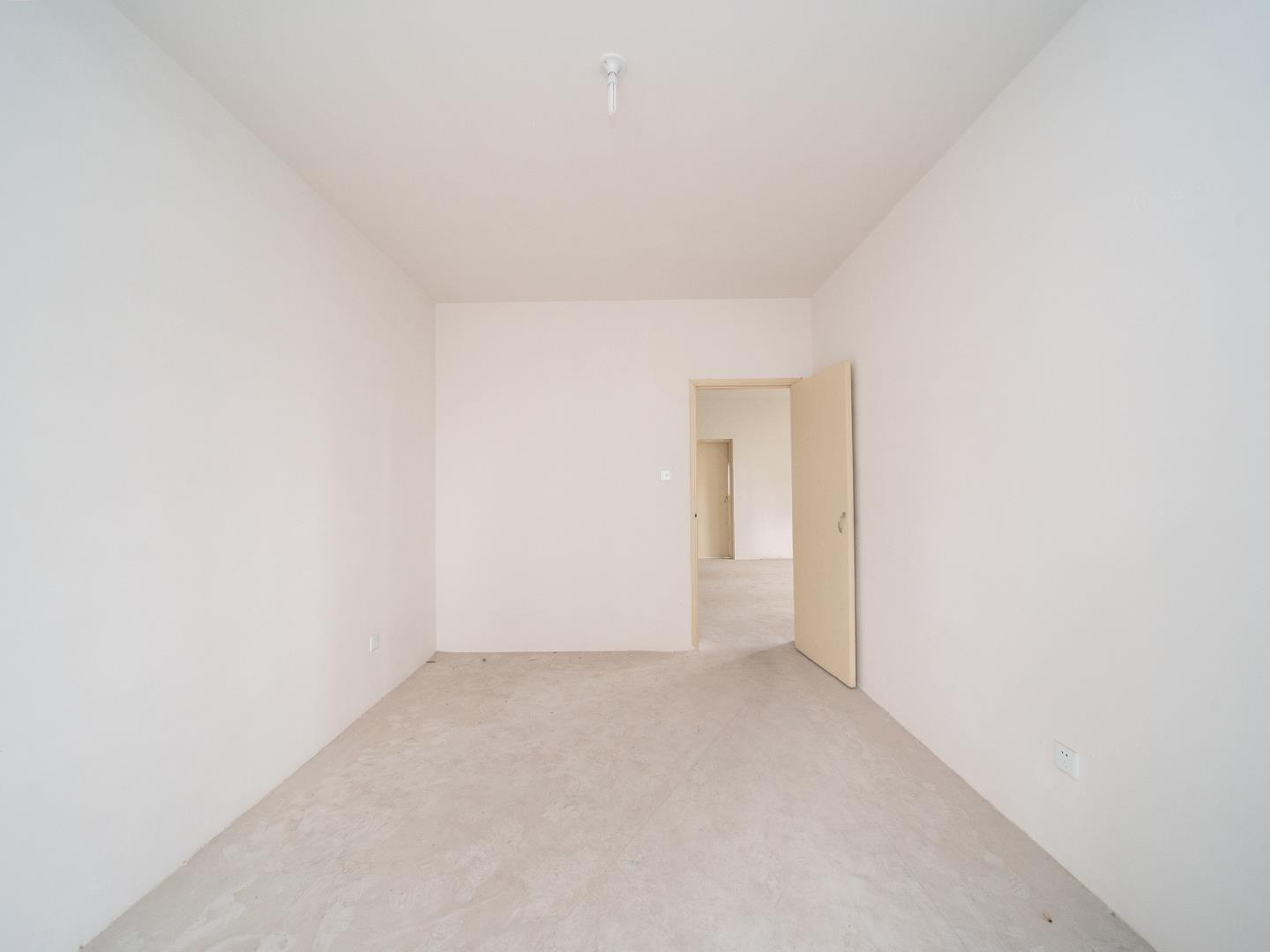 幸福人家 4室1厅1卫 141m&sup2;