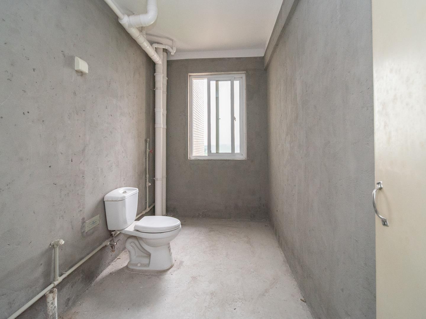幸福人家 4室1厅1卫 141m&sup2;