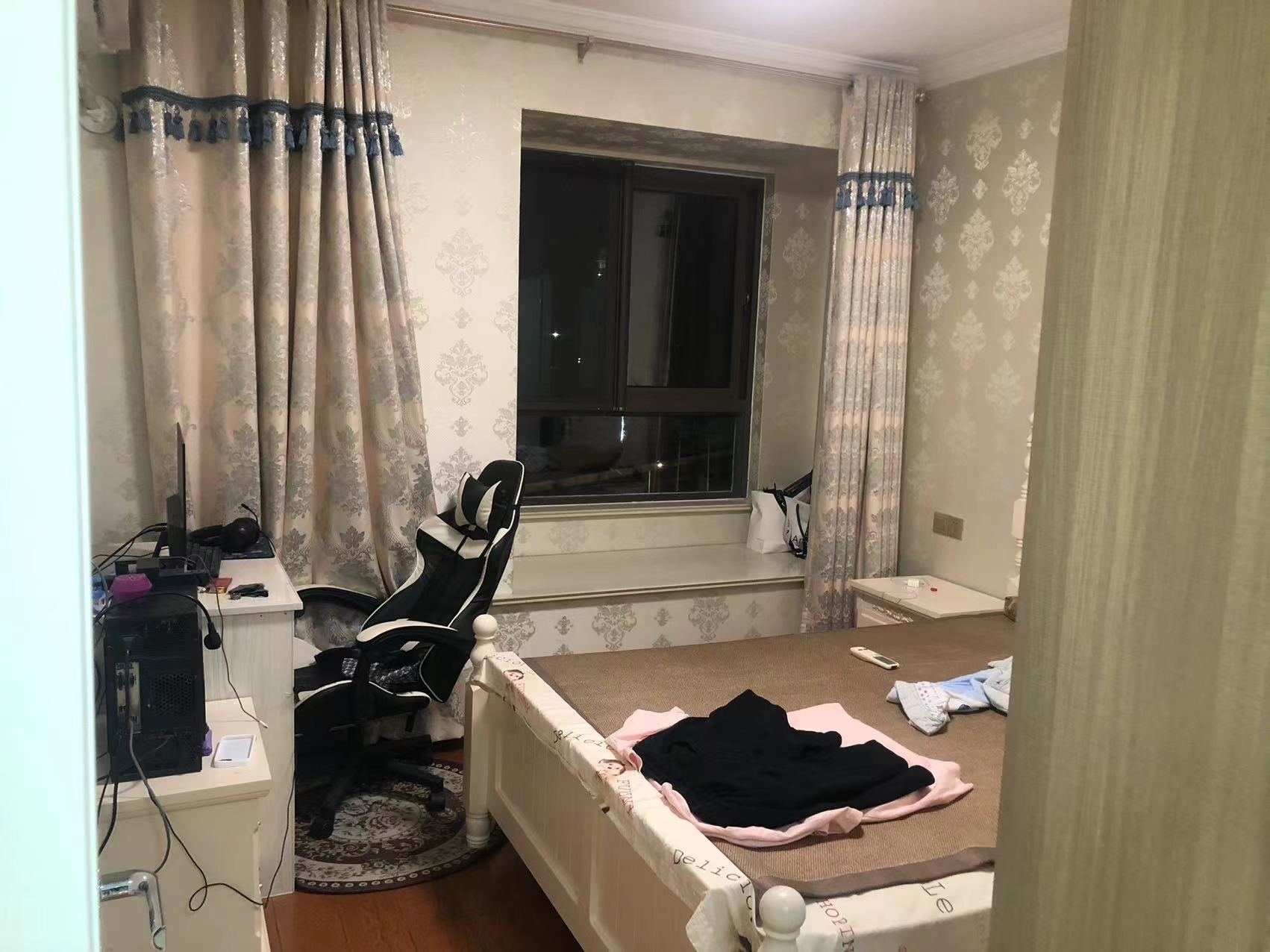 万濠星城 3室2厅2卫 121m&sup2;
