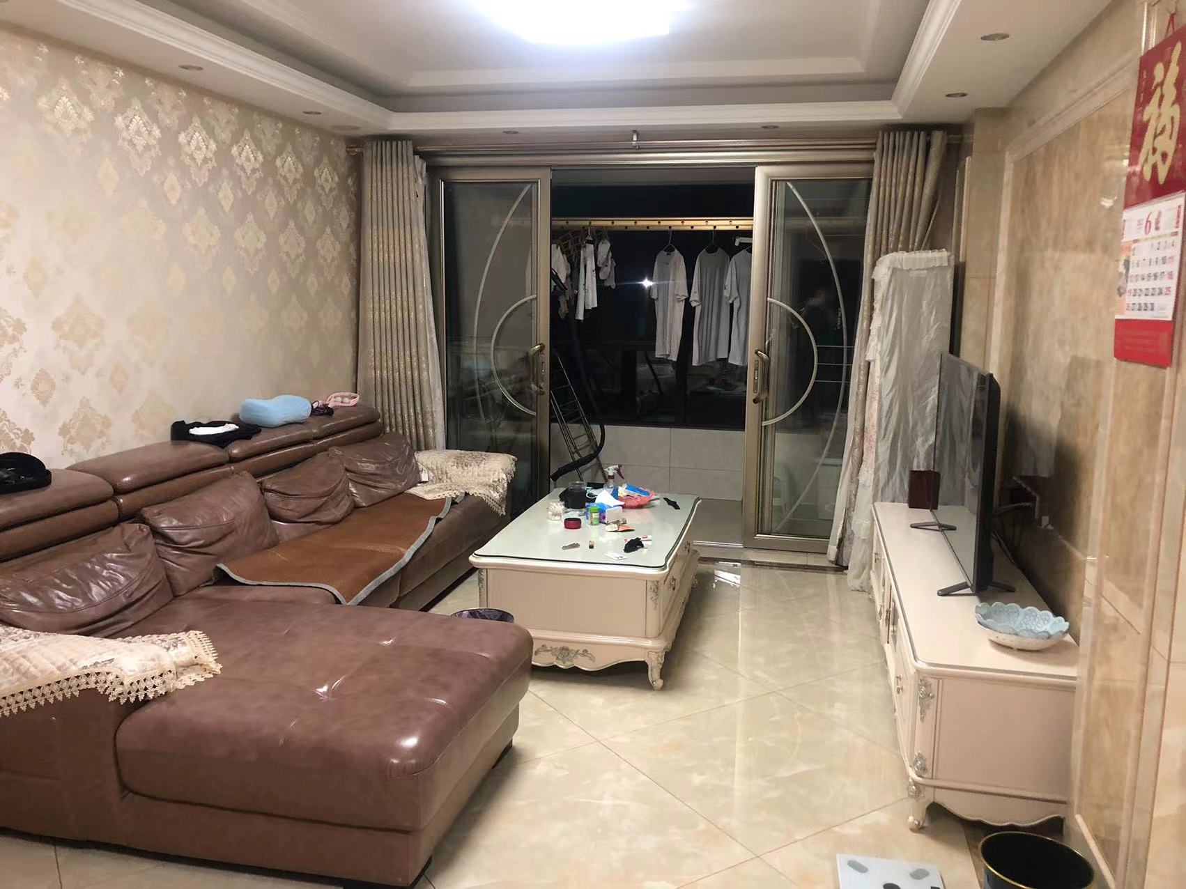 万濠星城 3室2厅2卫 121m&sup2;