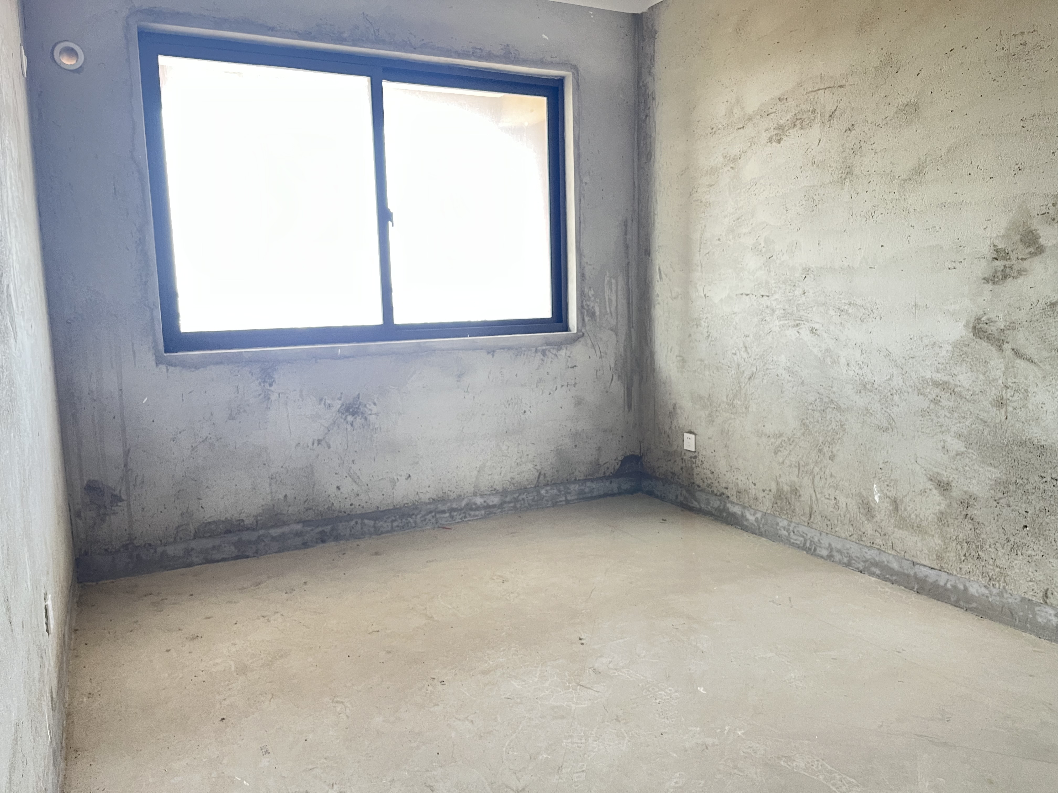华强城 3室2厅2卫 121.43m&sup2;