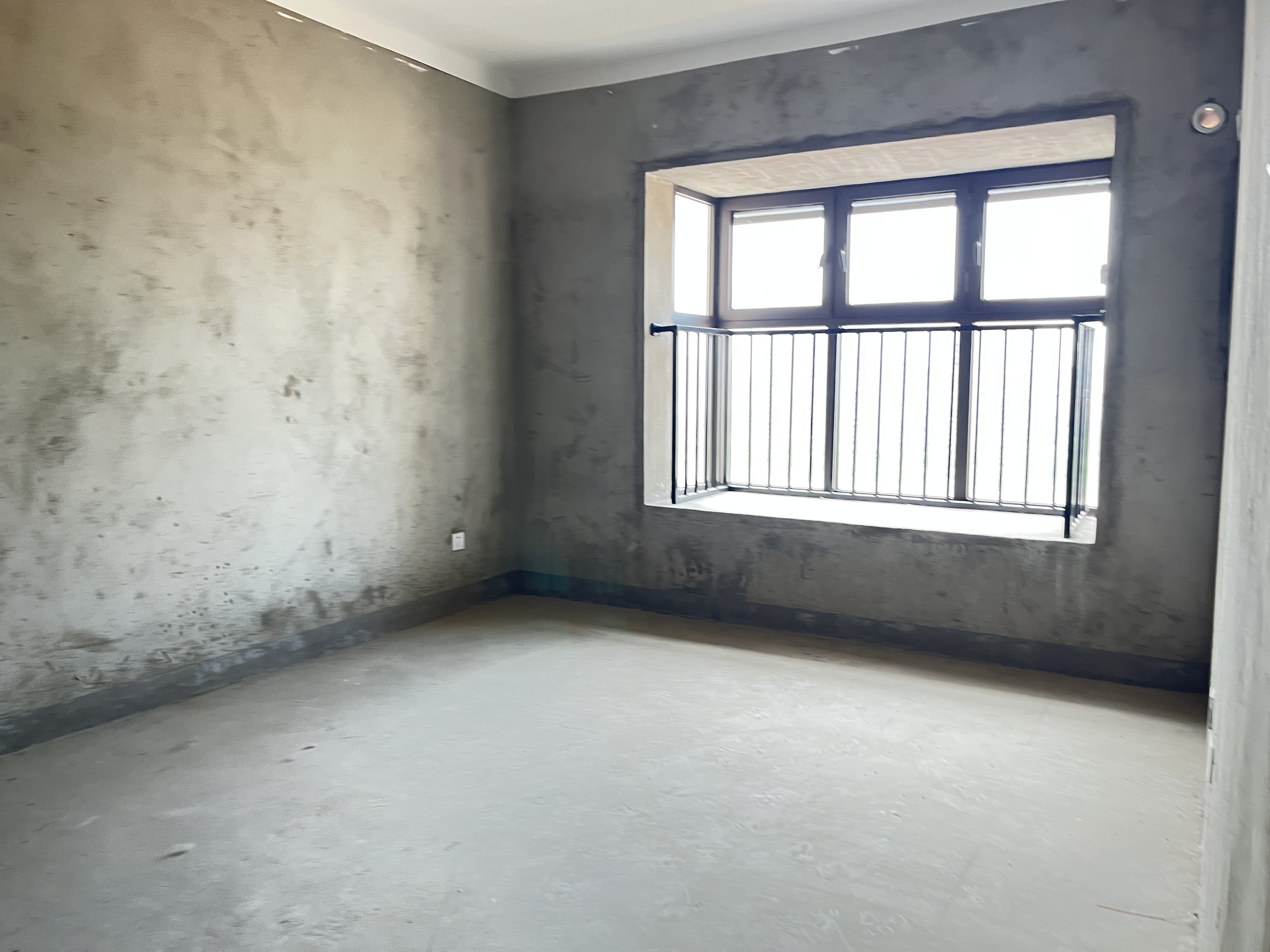 华强城 3室2厅2卫 121.43m&sup2;