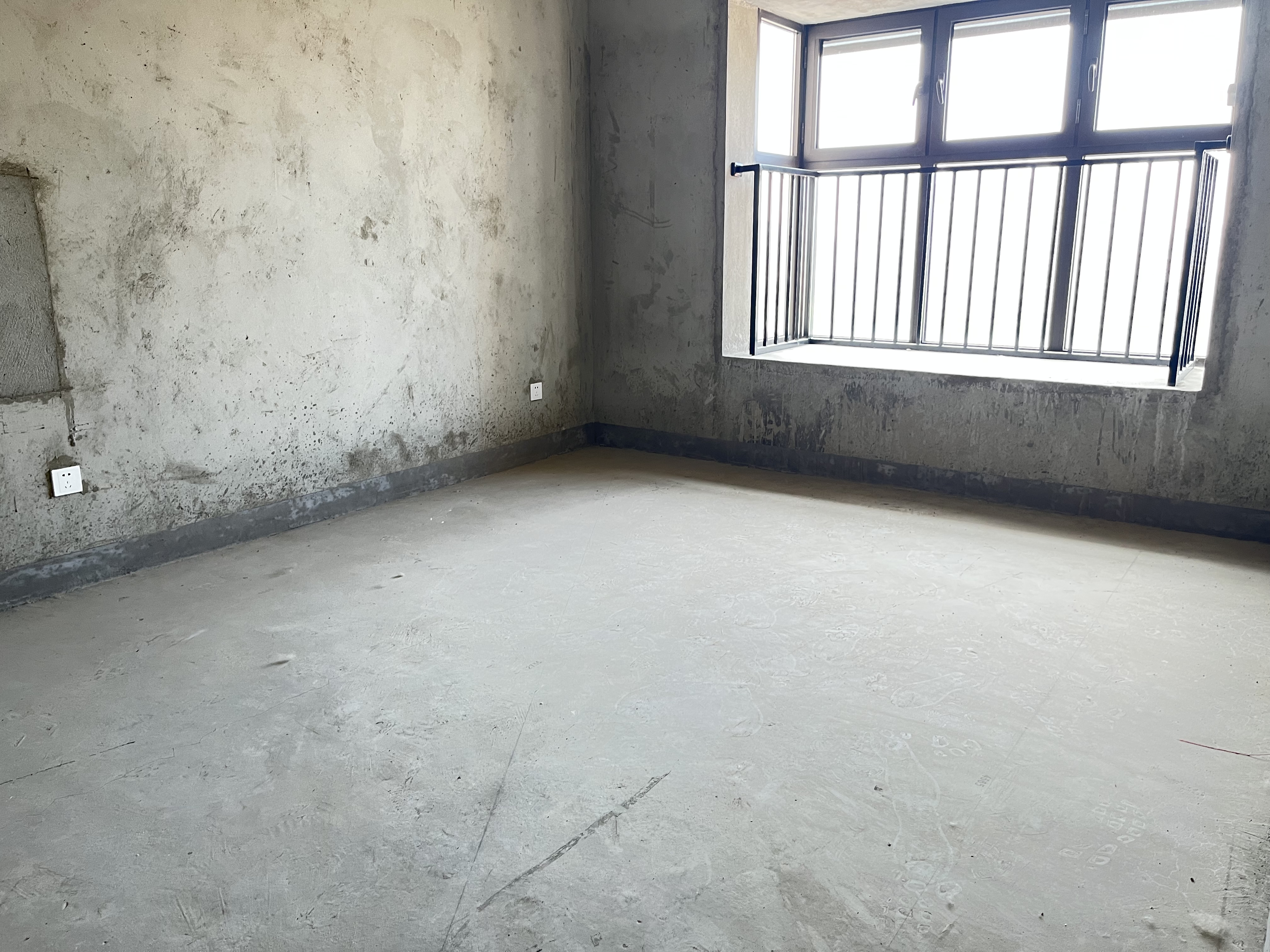 华强城 3室2厅2卫 121.43m&sup2;