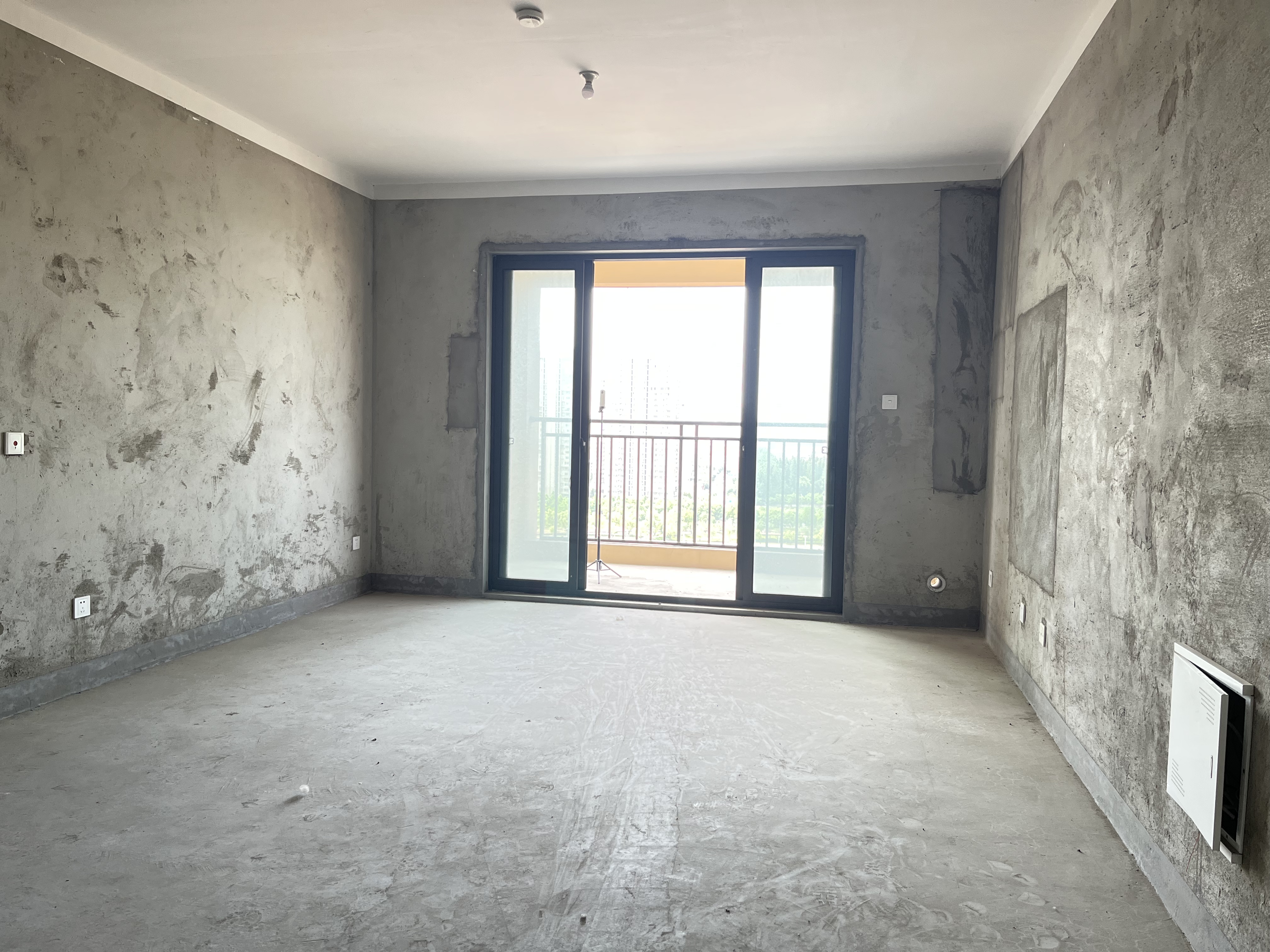 华强城 3室2厅2卫 121.43m&sup2;