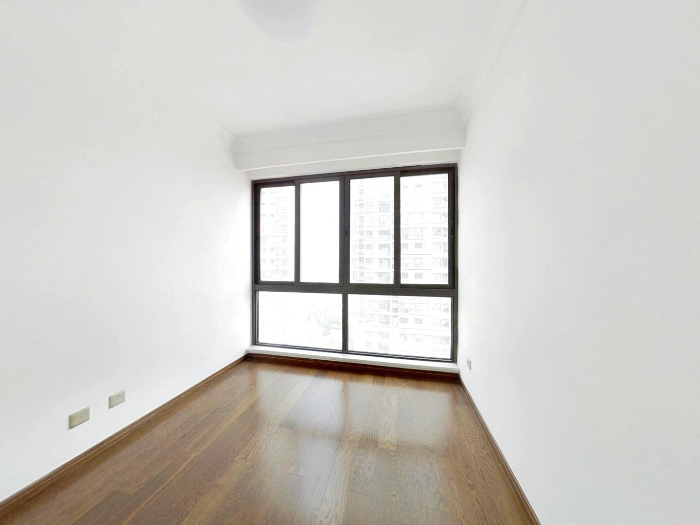 雍华府 3室2厅2卫 117m&sup2;