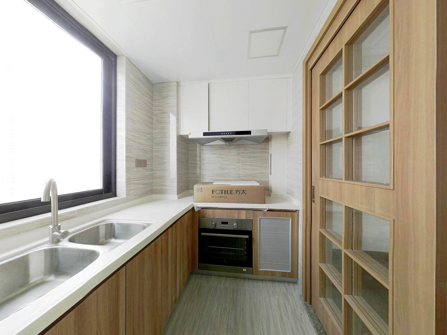 雍华府 3室2厅2卫 117m&sup2;