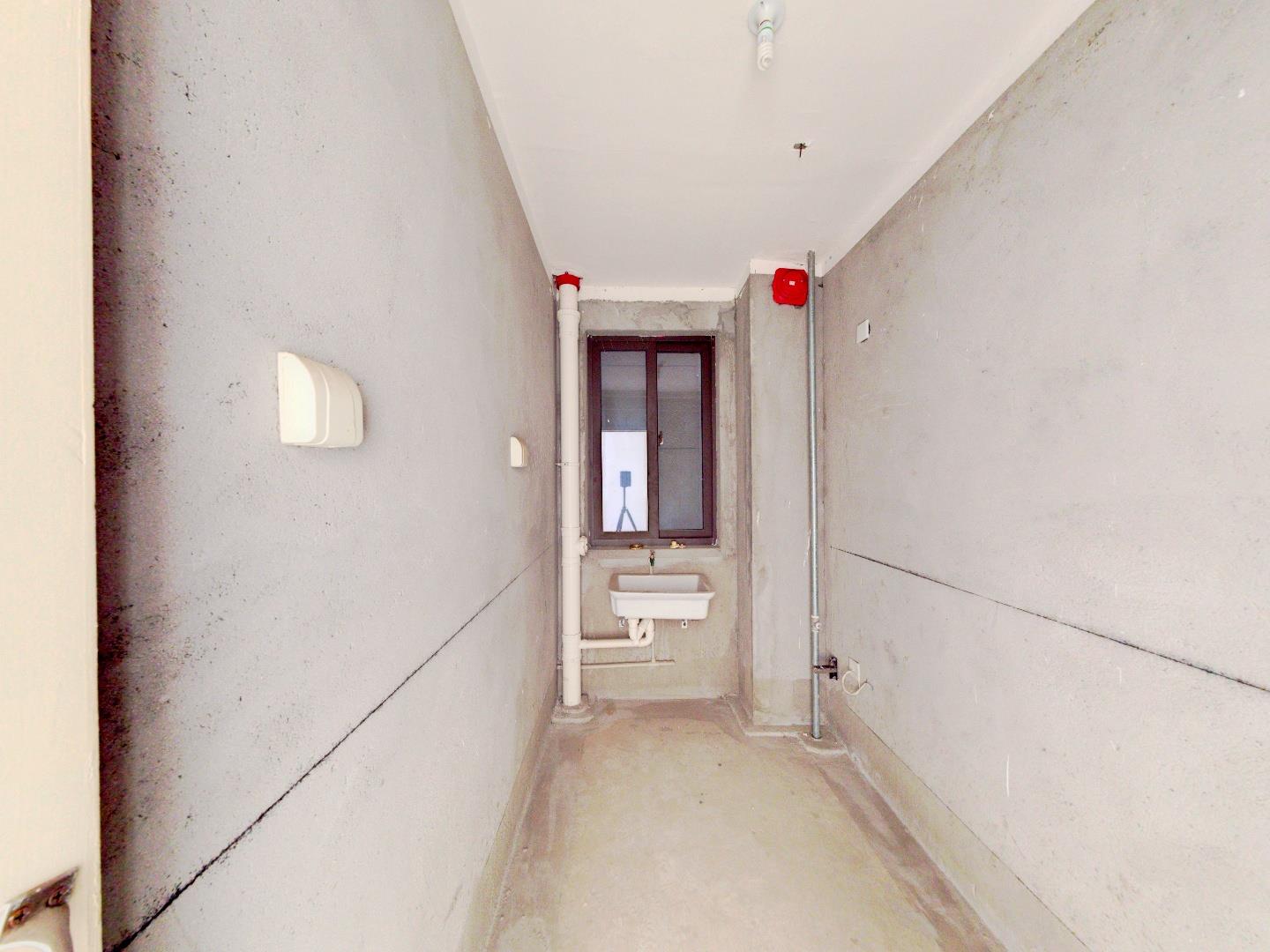 世家花园 2室1厅1卫 68m&sup2;