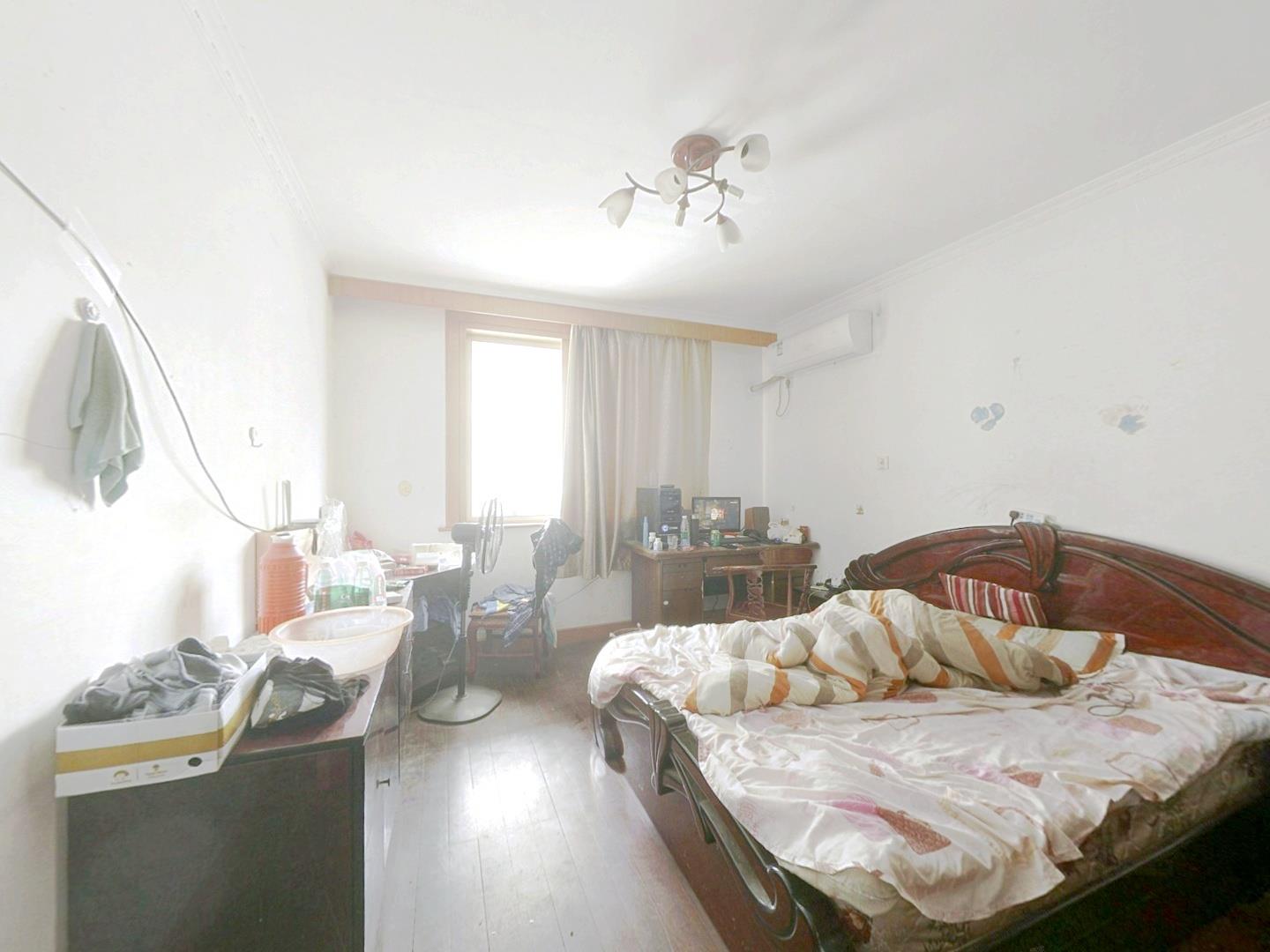 城南小苑 4室2厅2卫 148.00m&sup2;