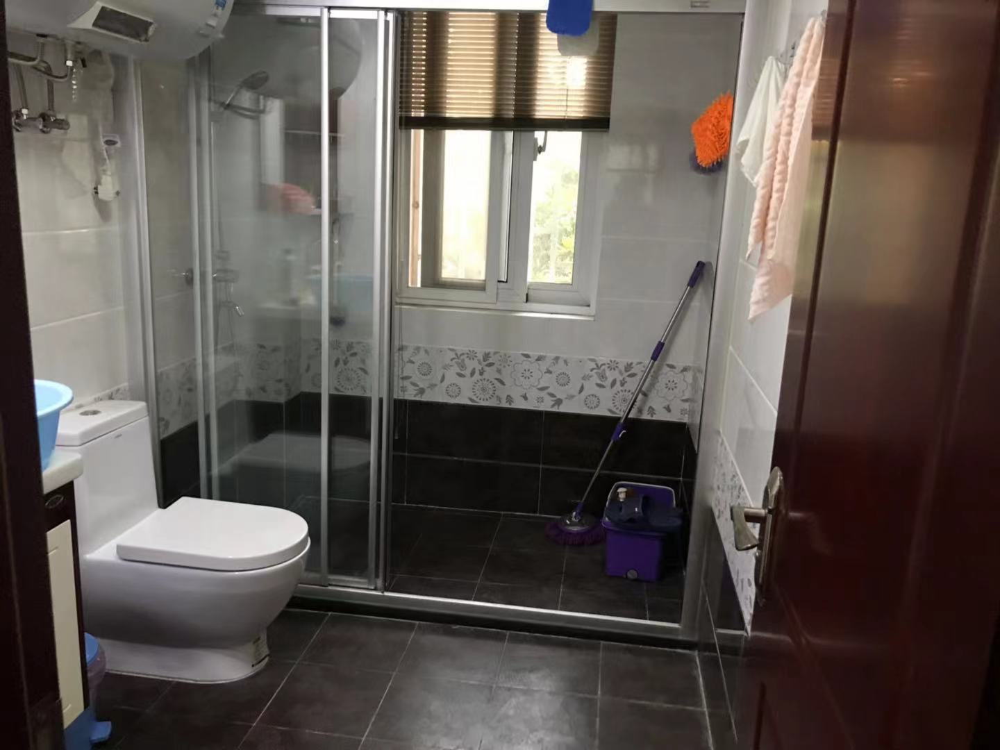 濠西园华迪小区 3室2厅2卫 133.2m&sup2;