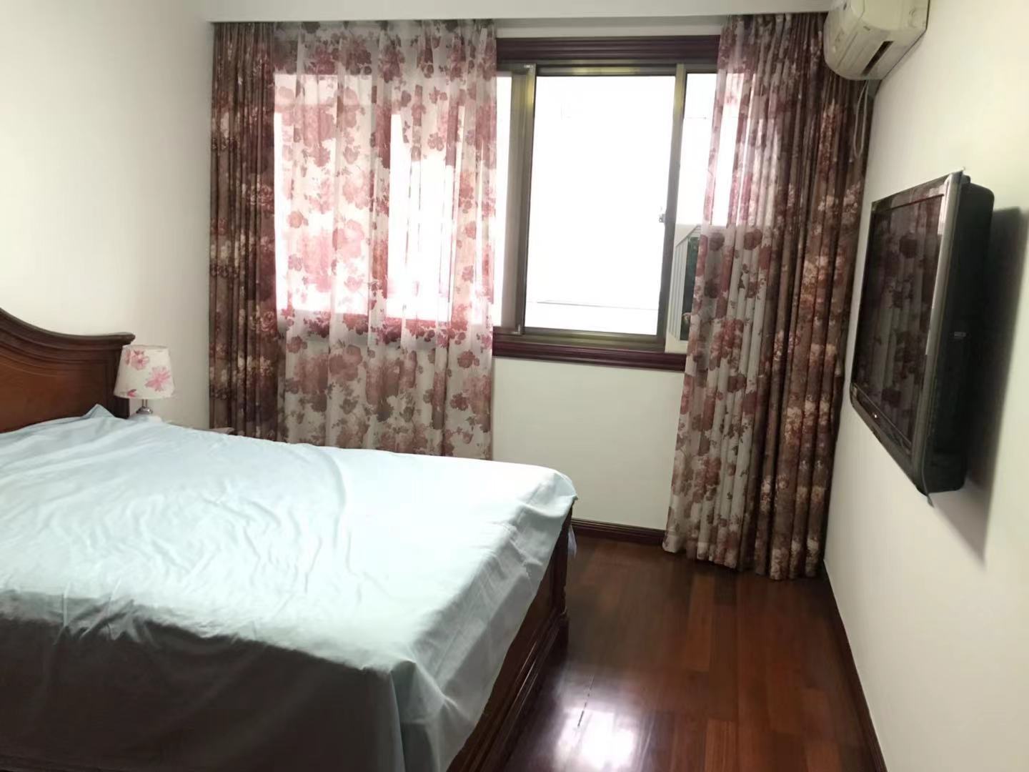 濠西园华迪小区 3室2厅2卫 133.2m&sup2;