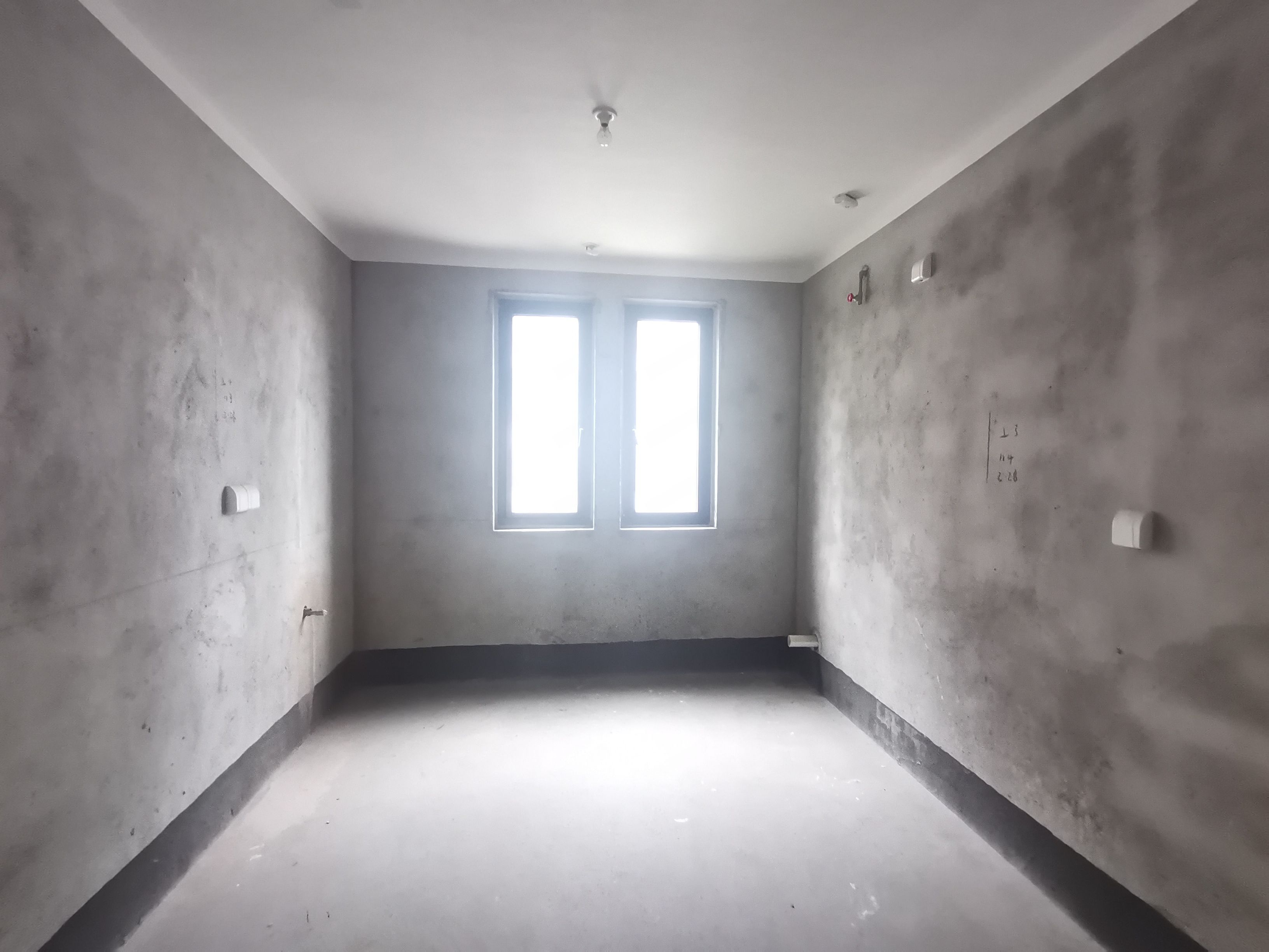山水壹号 4室2厅4卫 245m²