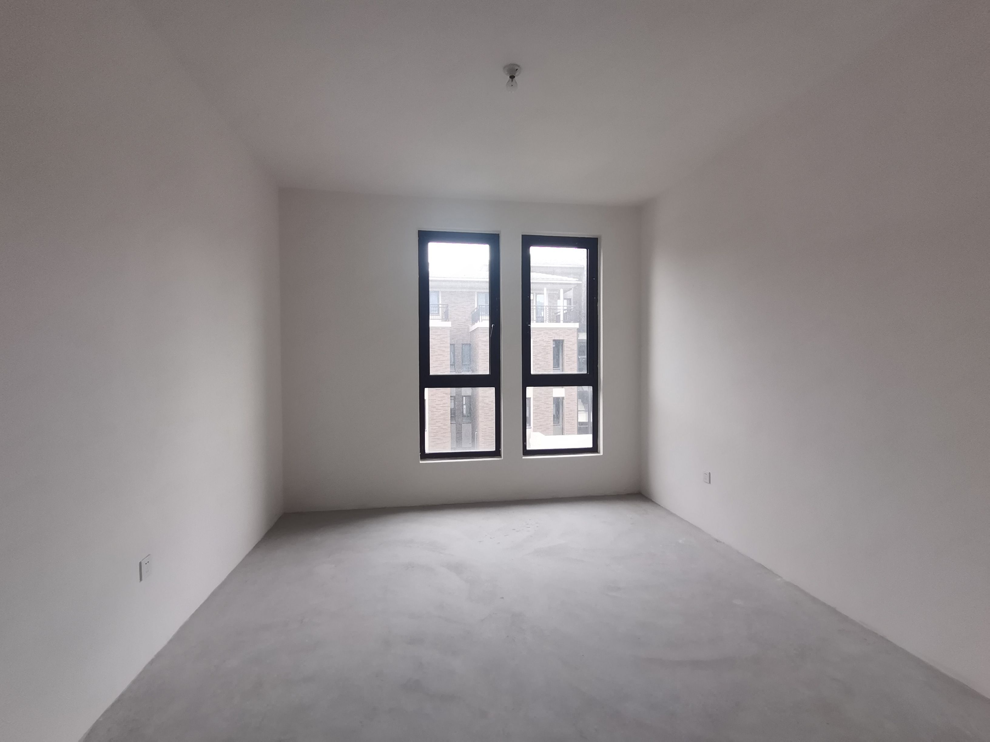 山水壹号 4室2厅4卫 245m&sup2;