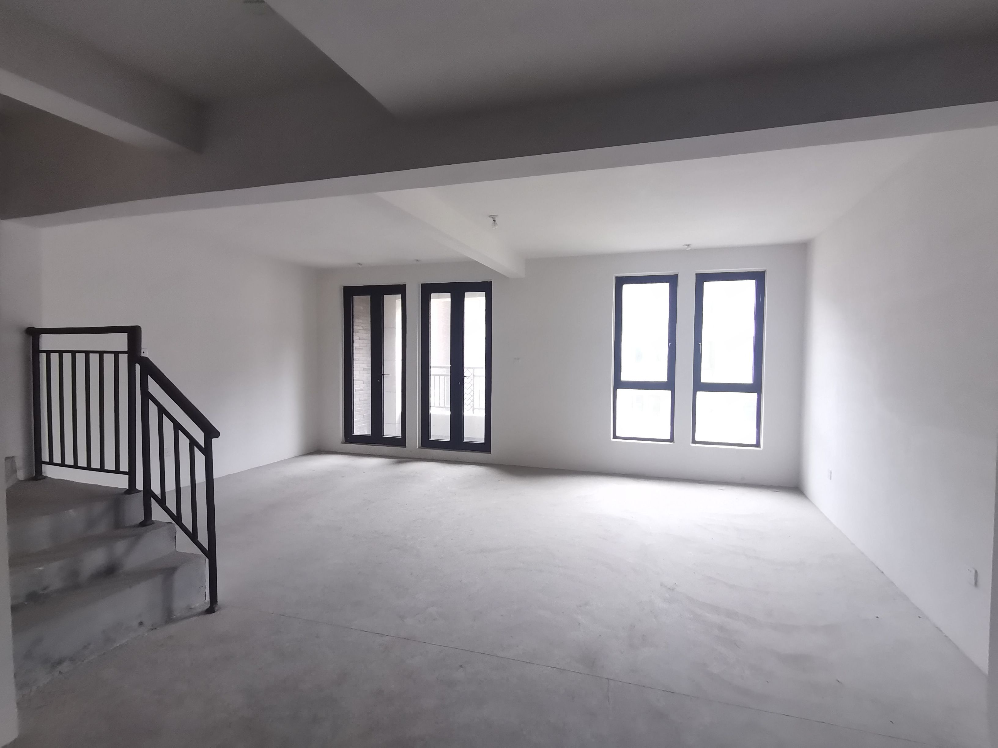山水壹号 4室2厅4卫 245m&sup2;