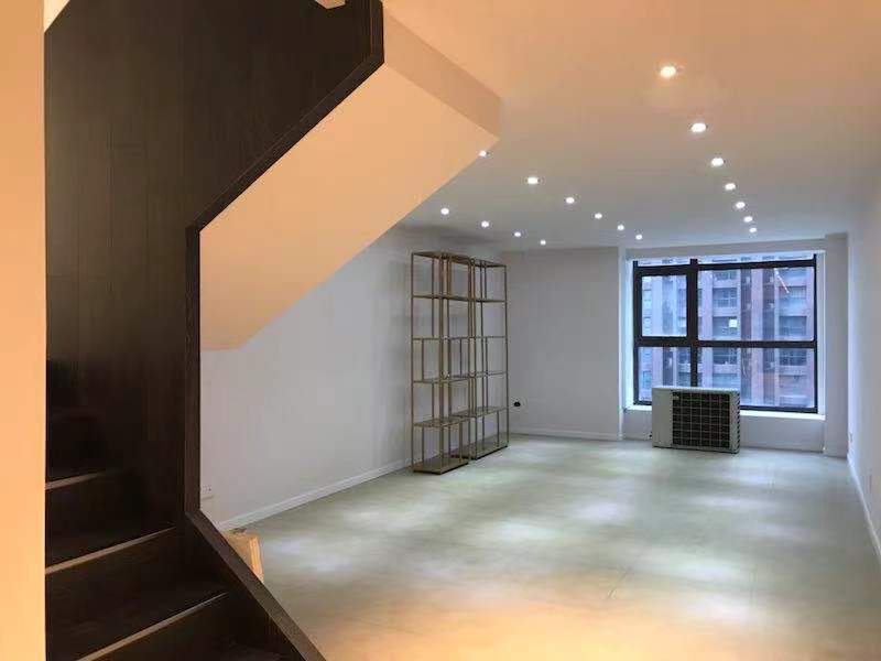 恒隆国际 2室1厅1卫 69m&sup2;