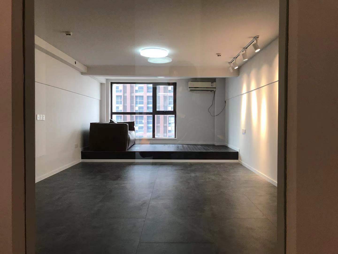 恒隆国际 2室1厅1卫 69m&sup2;