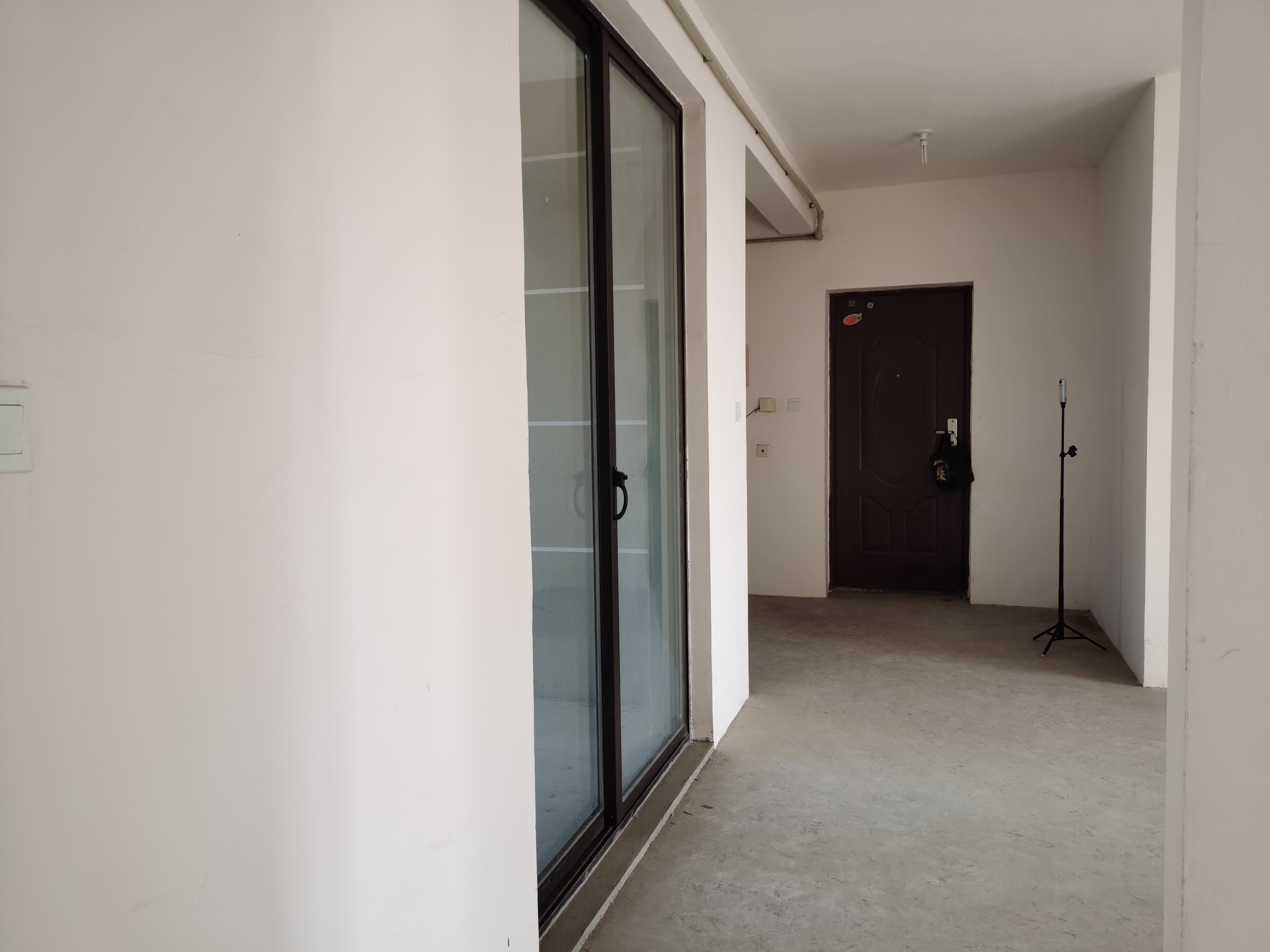 罗福宫 3室2厅1卫 121.36m²