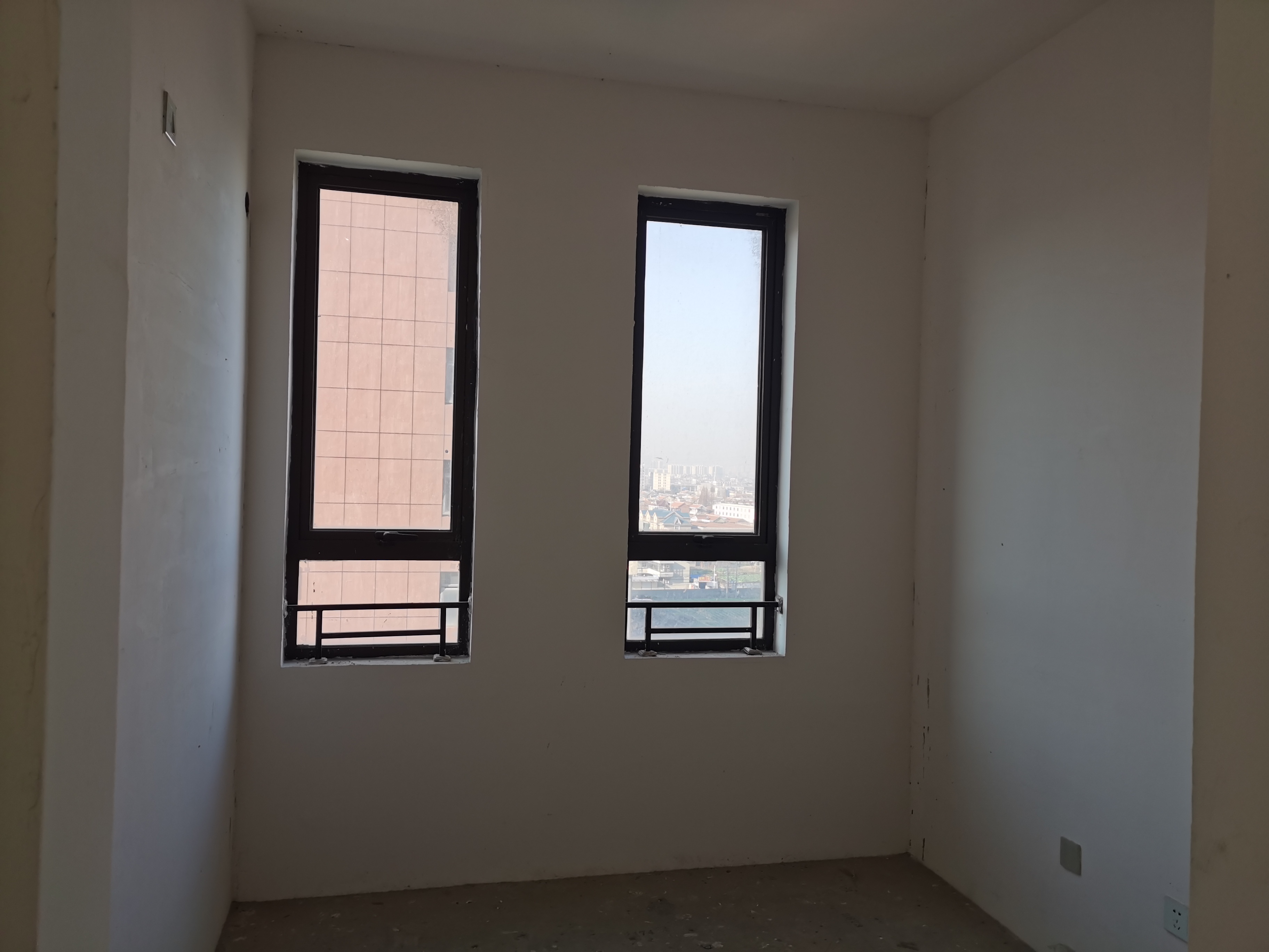 罗福宫 3室2厅1卫 121.36m&sup2;