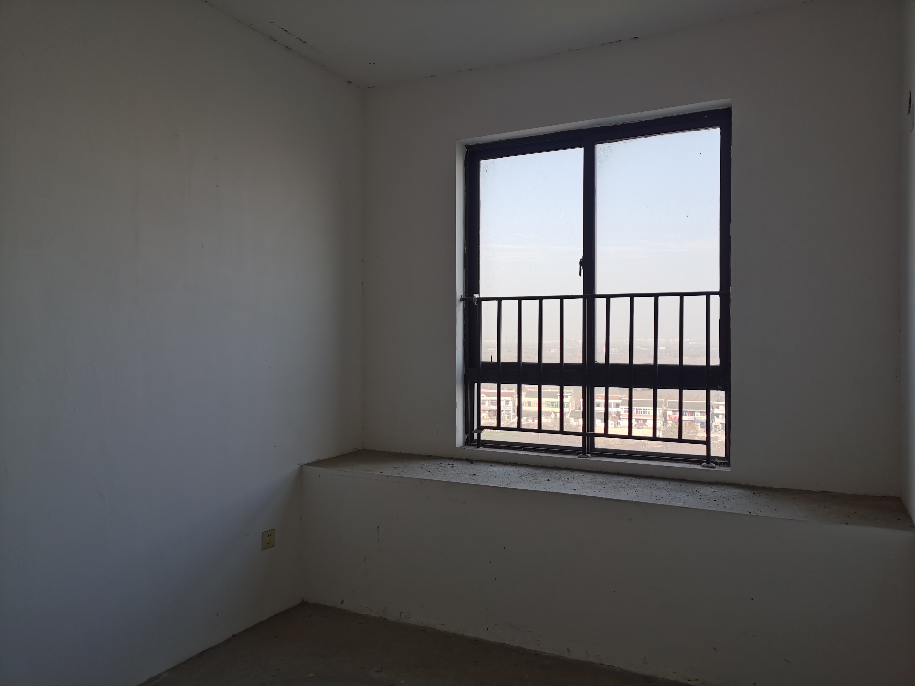 罗福宫 3室2厅1卫 121.36m&sup2;