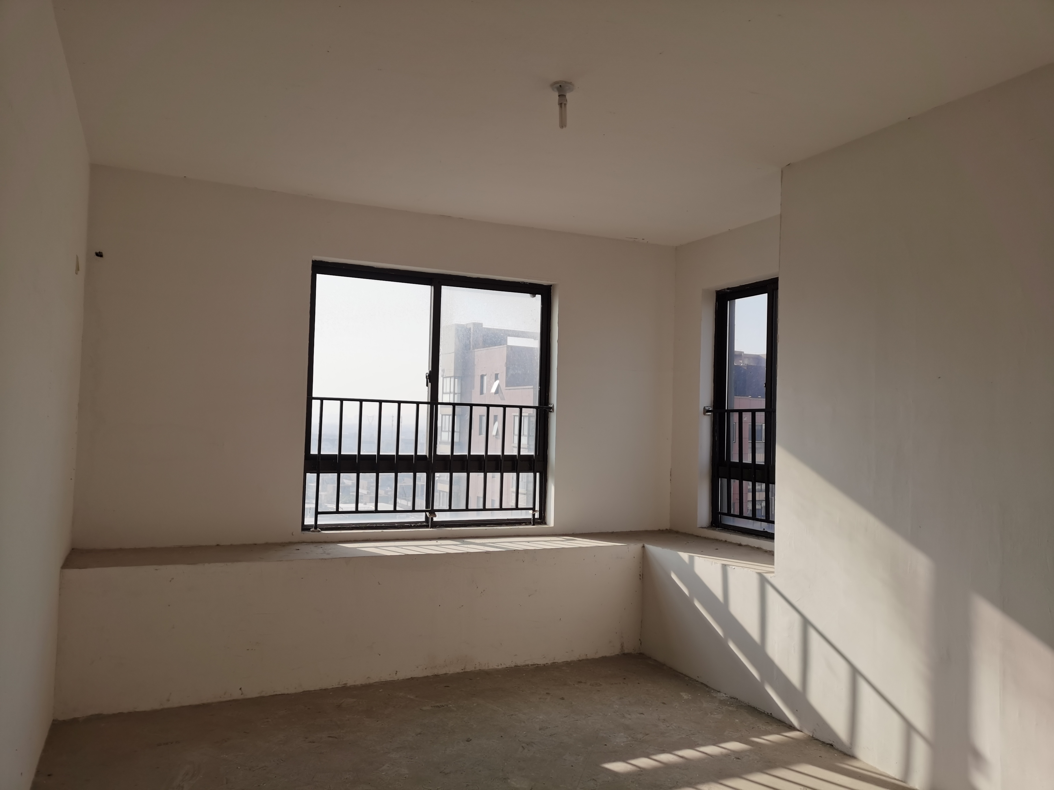 罗福宫 3室2厅1卫 121.36m&sup2;