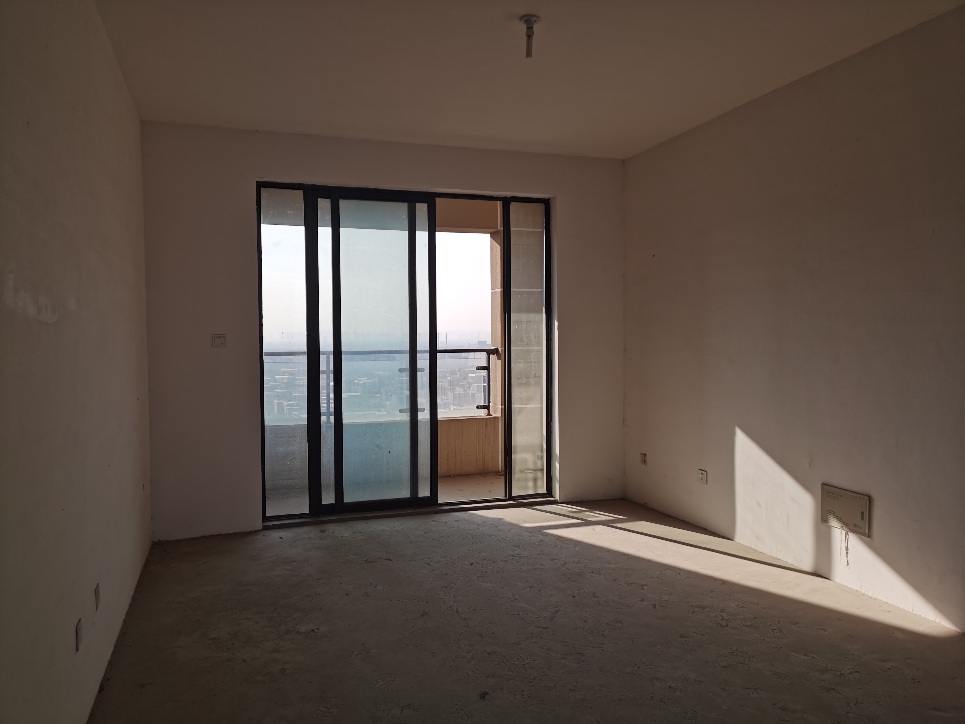 罗福宫 3室2厅1卫 121.36m&sup2;