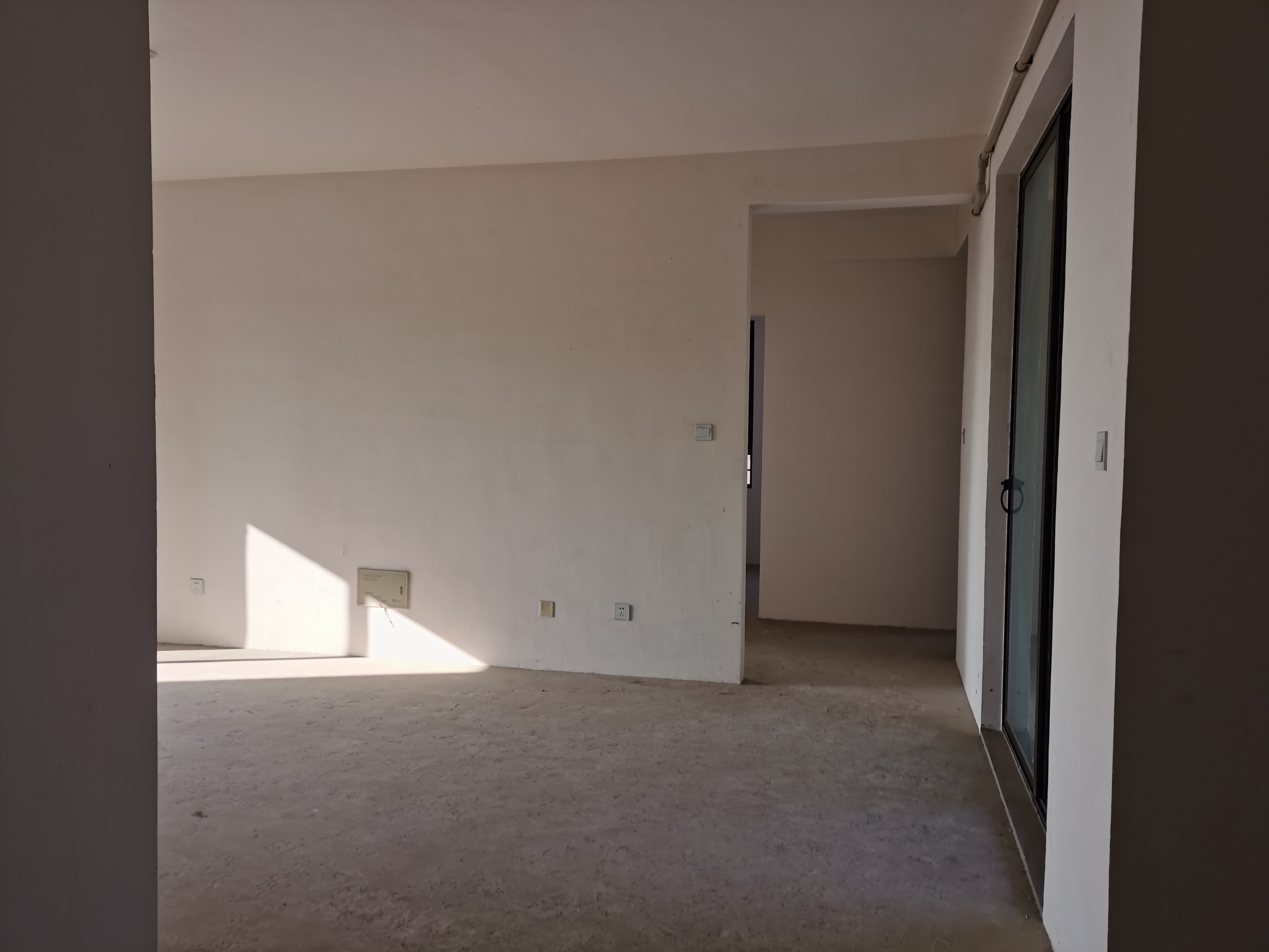 罗福宫 3室2厅1卫 121.36m&sup2;