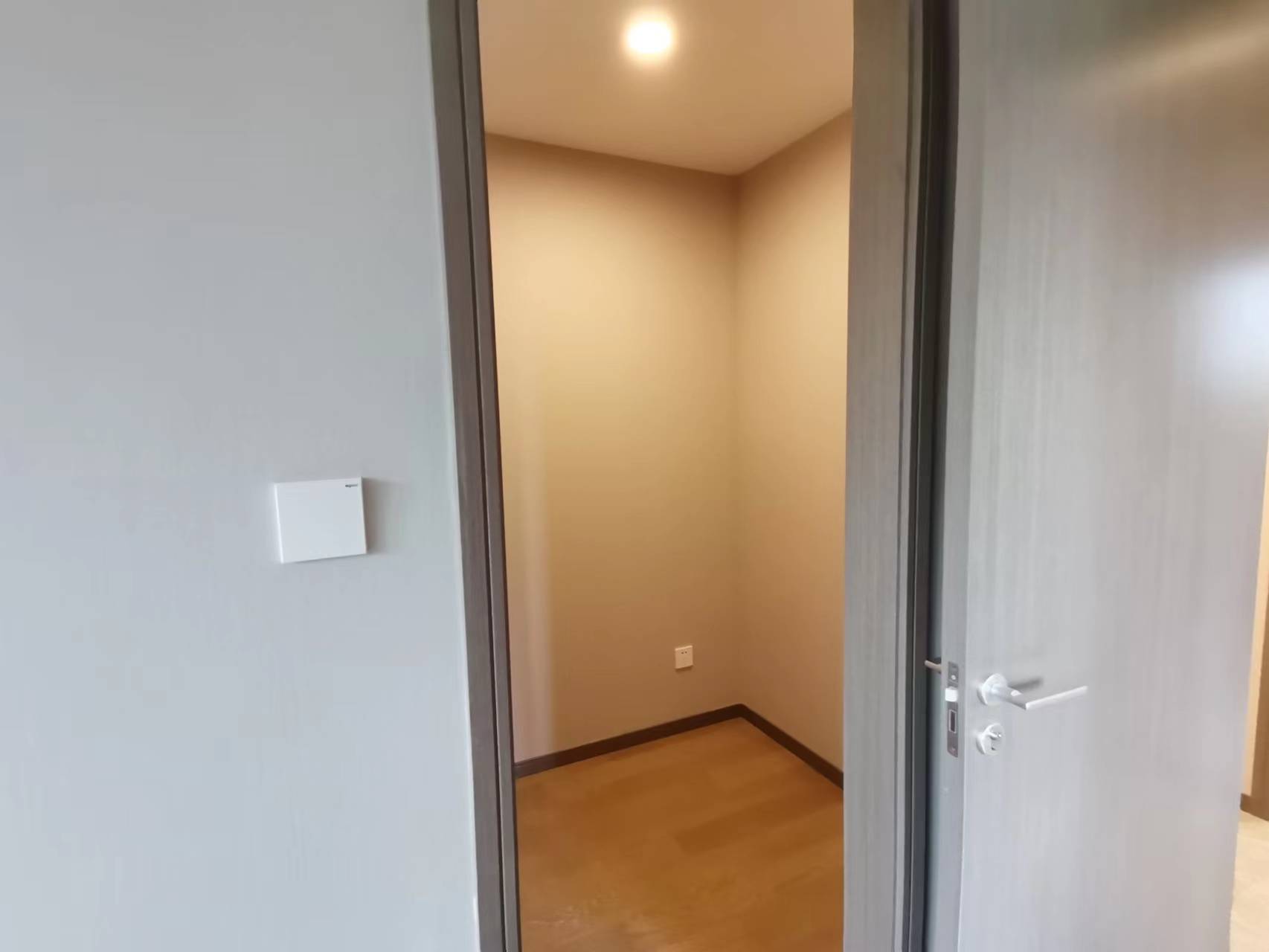 绿城&middot;诚园 4室2厅2卫 158m&sup2;