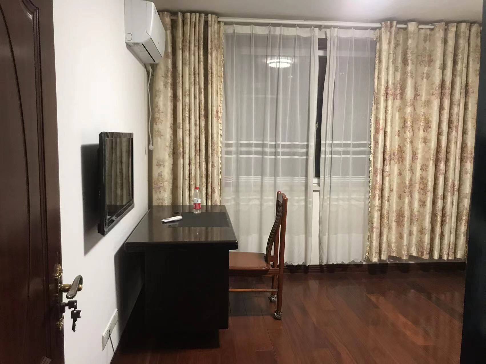 锦绣花园 3室2厅1卫 133.00m&sup2;