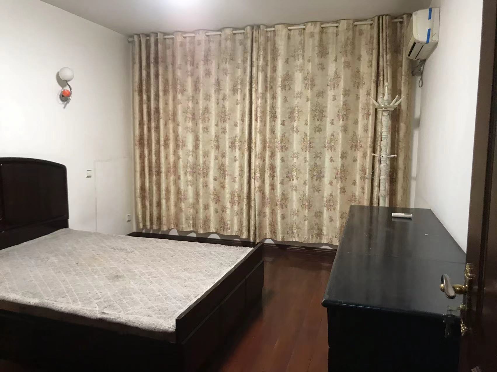 锦绣花园 3室2厅1卫 133.00m&sup2;