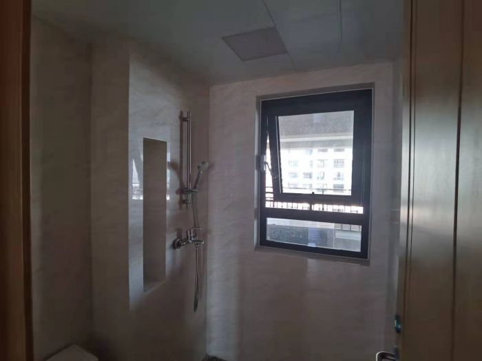 林肯公园 3室2厅1卫 93m&sup2;