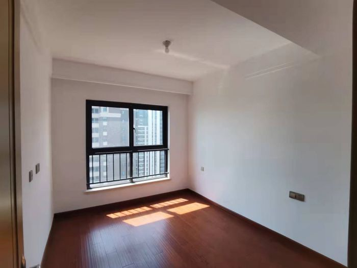 林肯公园 3室2厅1卫 93m&sup2;
