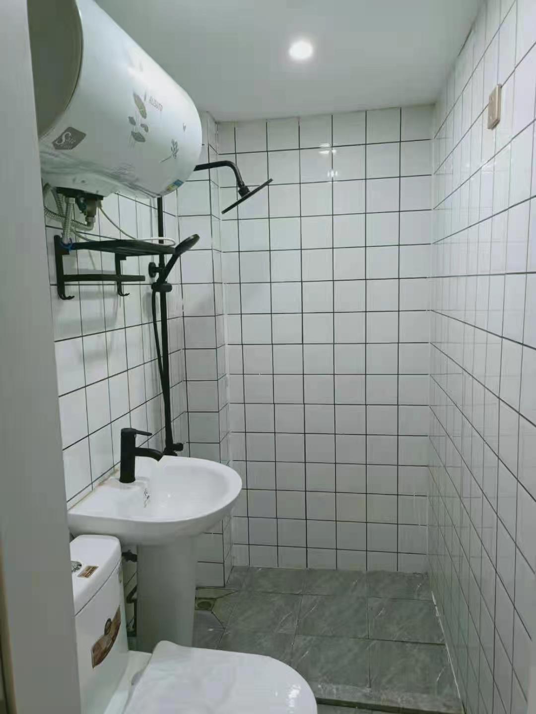 易家桥新村 2室1厅1卫 65m&sup2;
