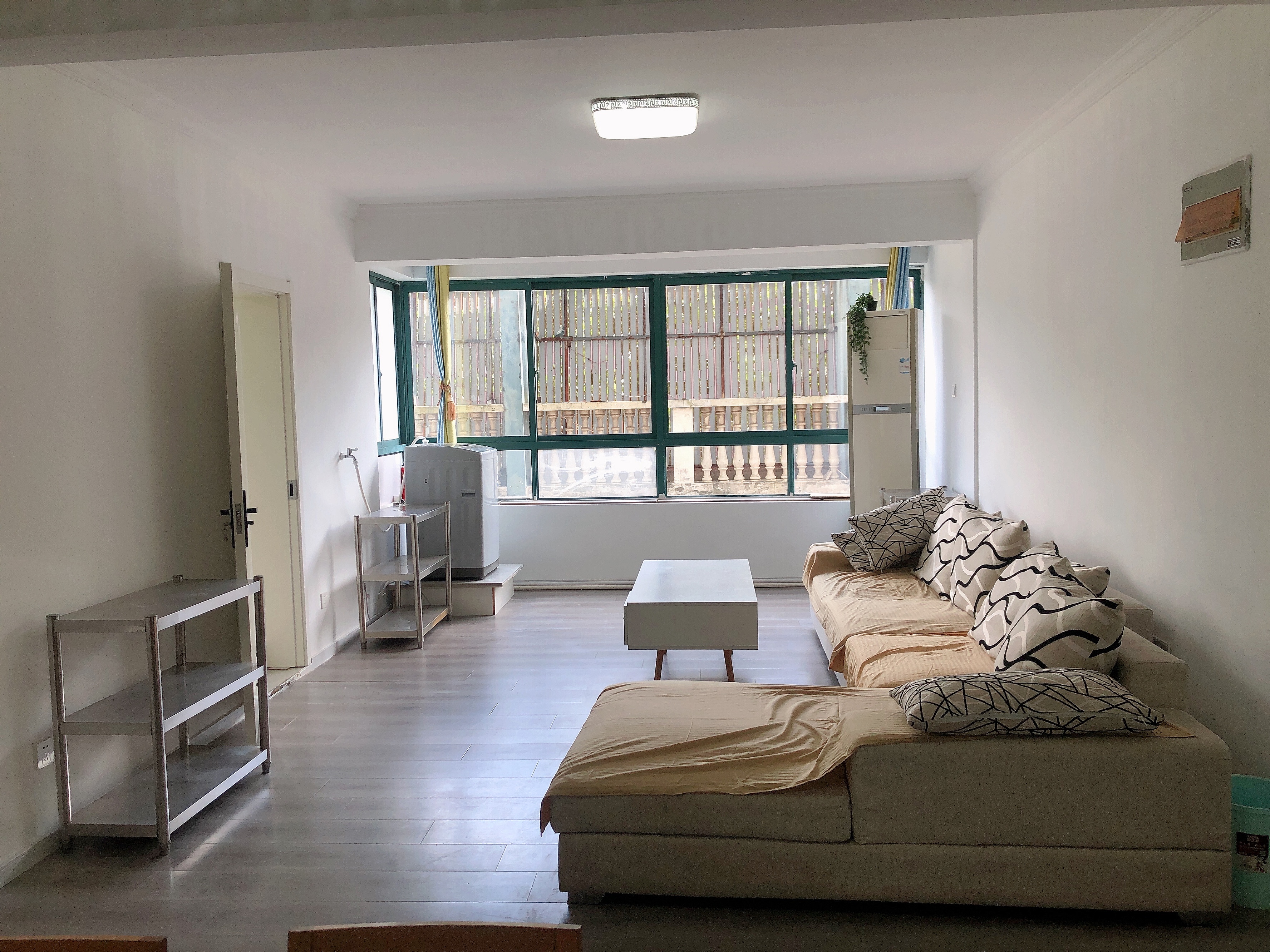 南方公寓 3室2厅1卫 120.00m&sup2;