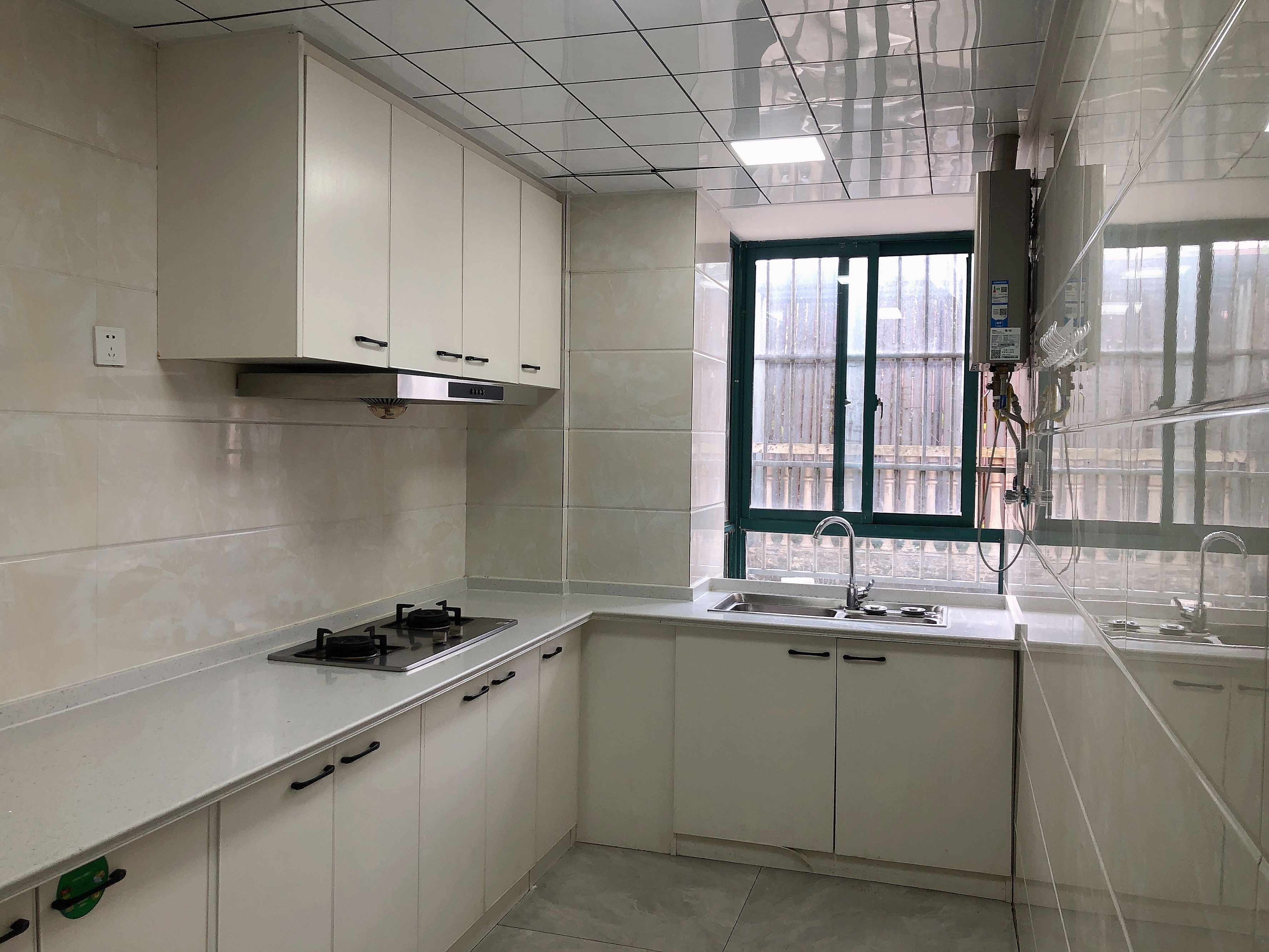 南方公寓 3室2厅1卫 120.00m&sup2;