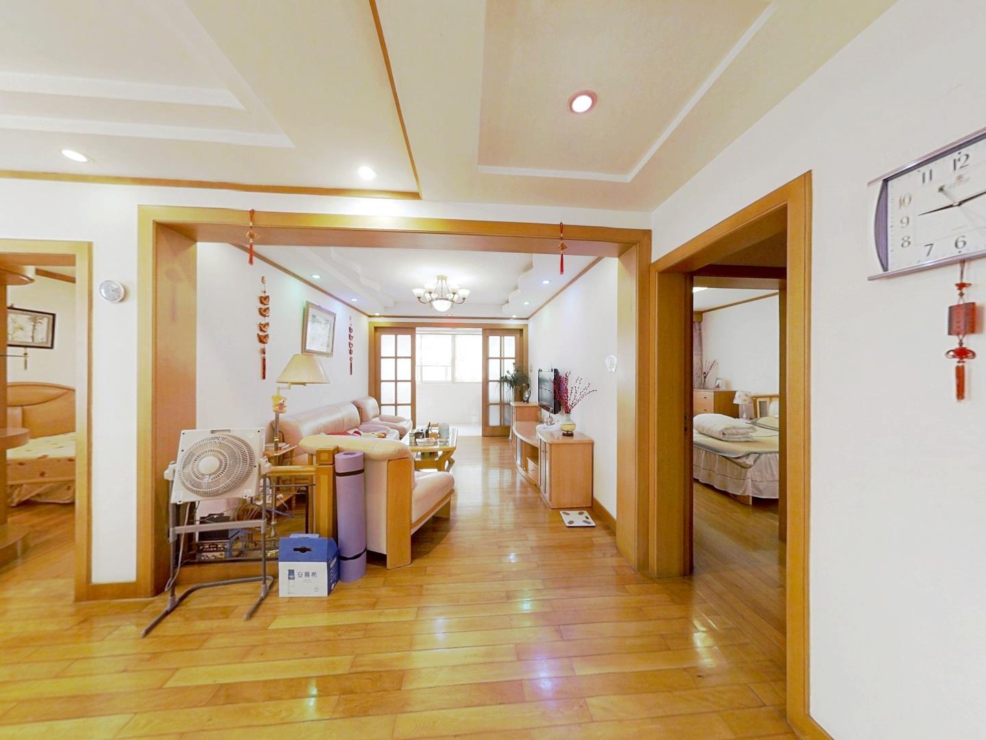 光明东村 3室2厅1卫 117m&sup2;