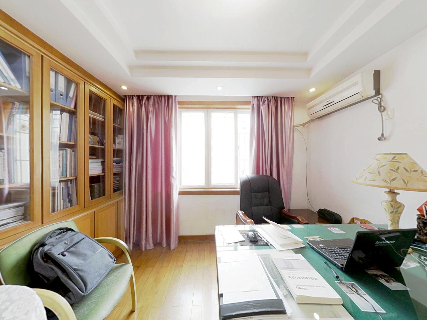 光明东村 3室2厅1卫 117m&sup2;
