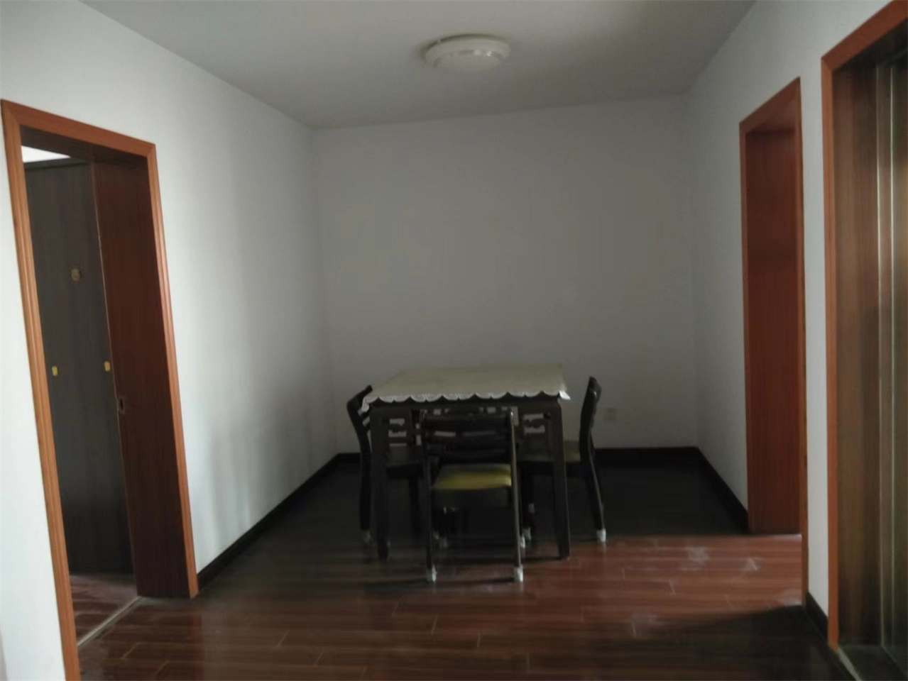新建路新村 3室2厅1卫 109m&sup2;