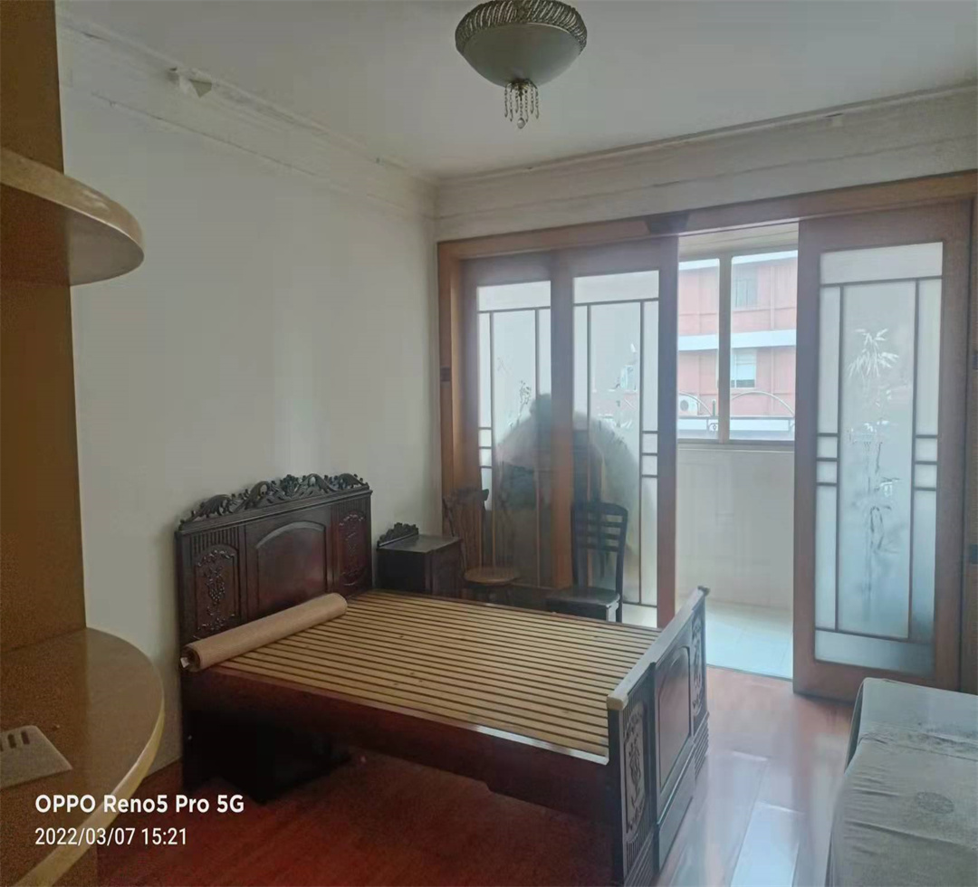 新桥北村 3室2厅2卫 134m&sup2;