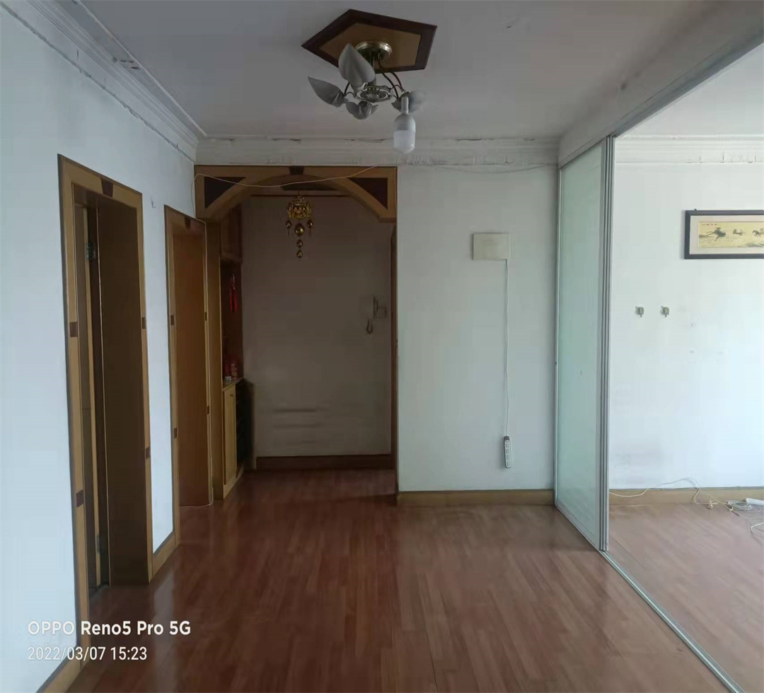 新桥北村 3室2厅2卫 134m&sup2;