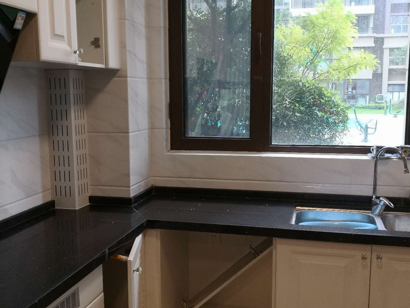 南通碧桂园翡翠华府 5室2厅2卫 266m&sup2;